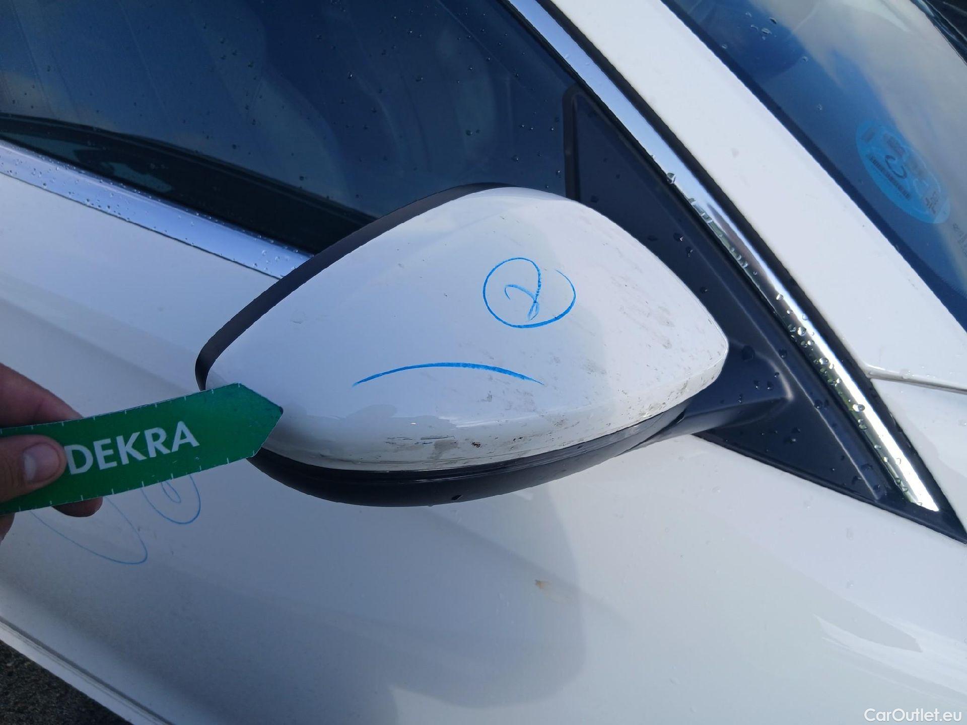  Peugeot  508 PEUGEOT  / 2018 / 5P / berlina con portón 5P Allure BlueHDi 120kW (160) S&S EAT8 #37