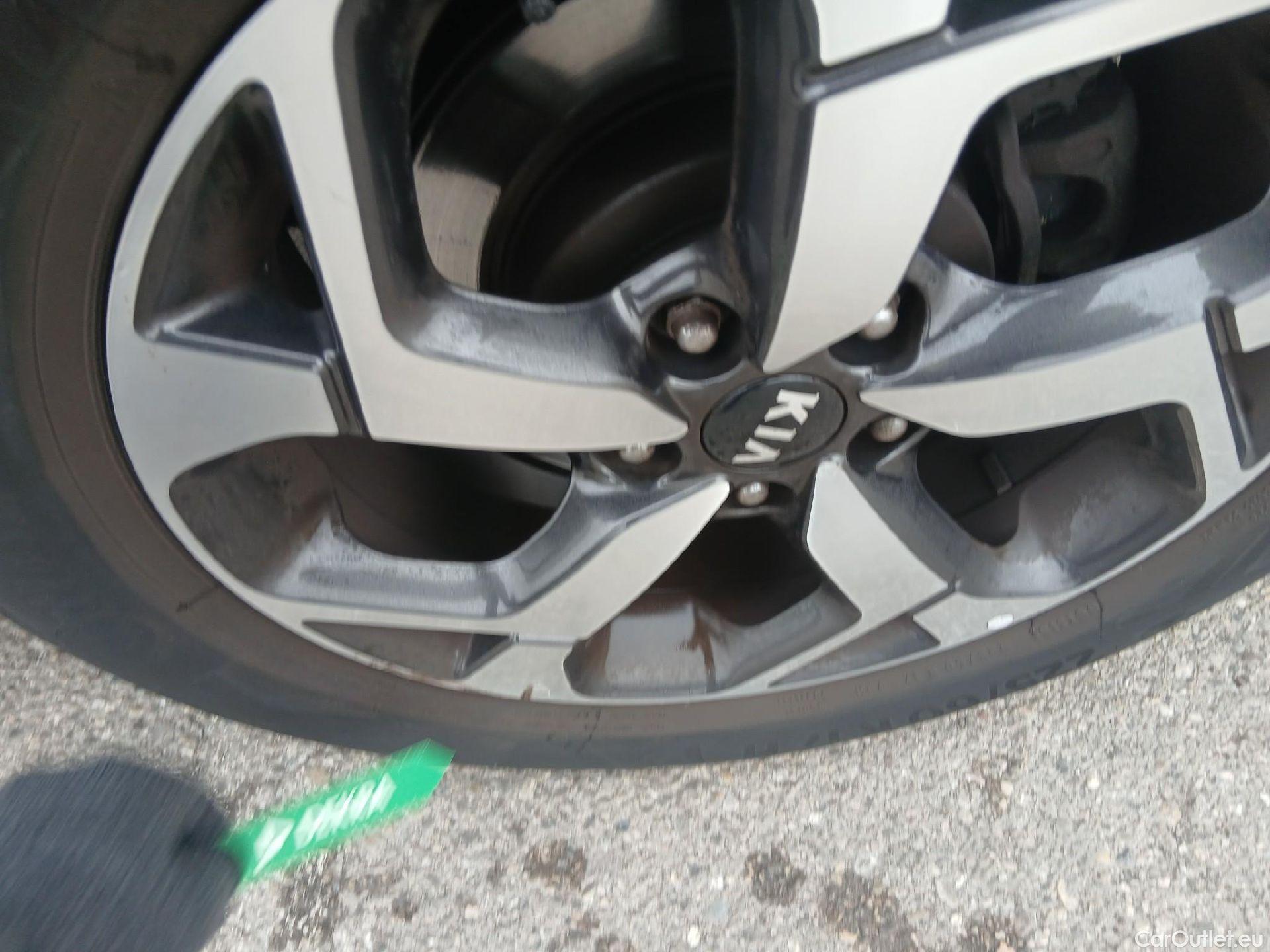  KIA  Sportage KIA  / 2018 / 5P / todoterreno 1.6 MHEV Business 100kW (136CV) 4x2 #10