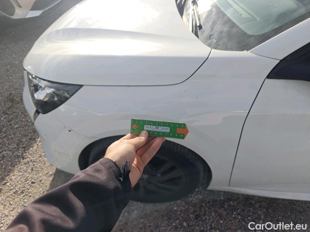  Peugeot  208 PEUGEOT  / 2019 / 5P / berlina con portón BlueHDi 73kW (100CV) Active Pack (AC) #23