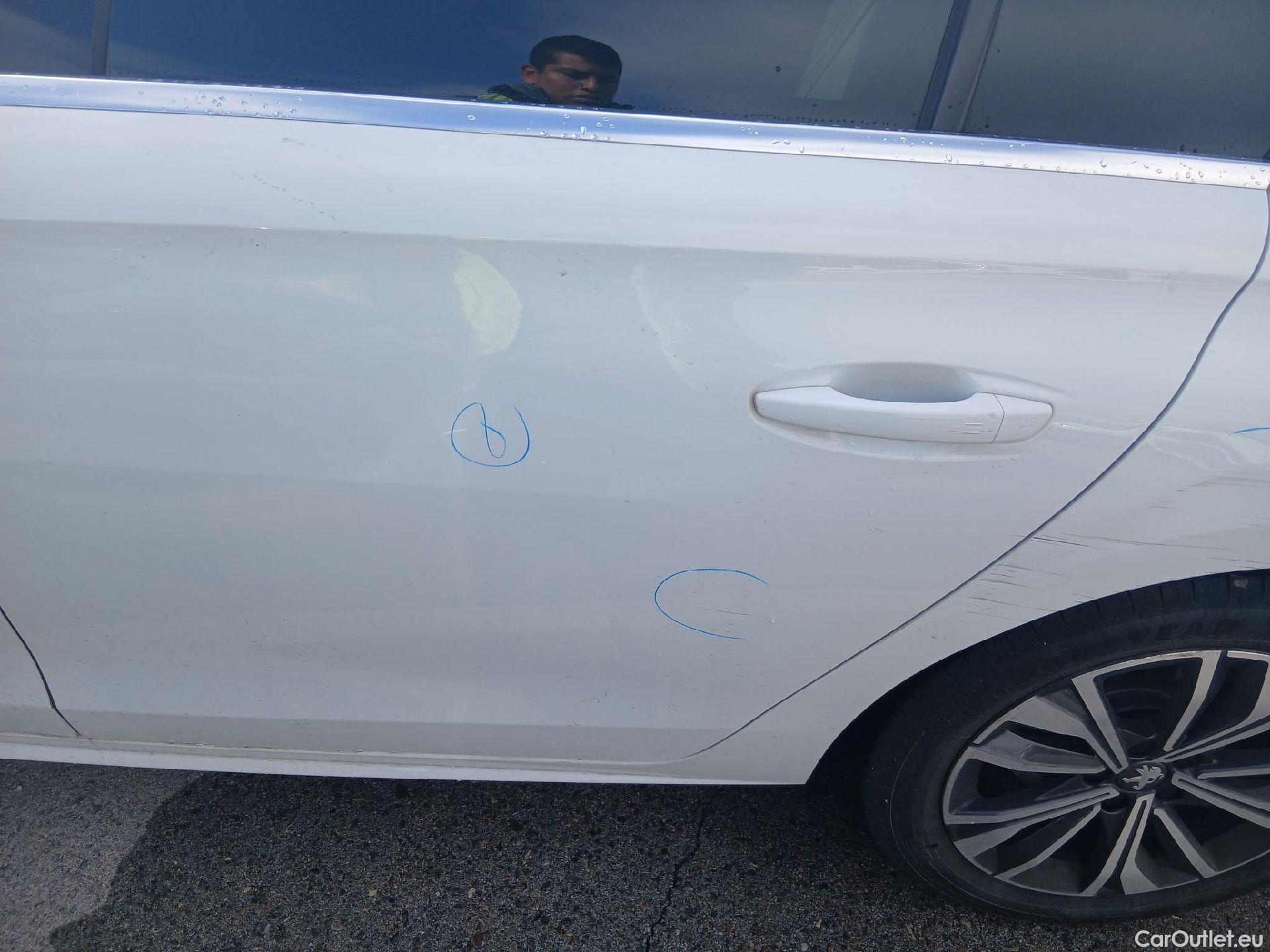  Peugeot  508 PEUGEOT  / 2018 / 5P / berlina con portón 5P Allure BlueHDi 120kW (160) S&S EAT8 #18