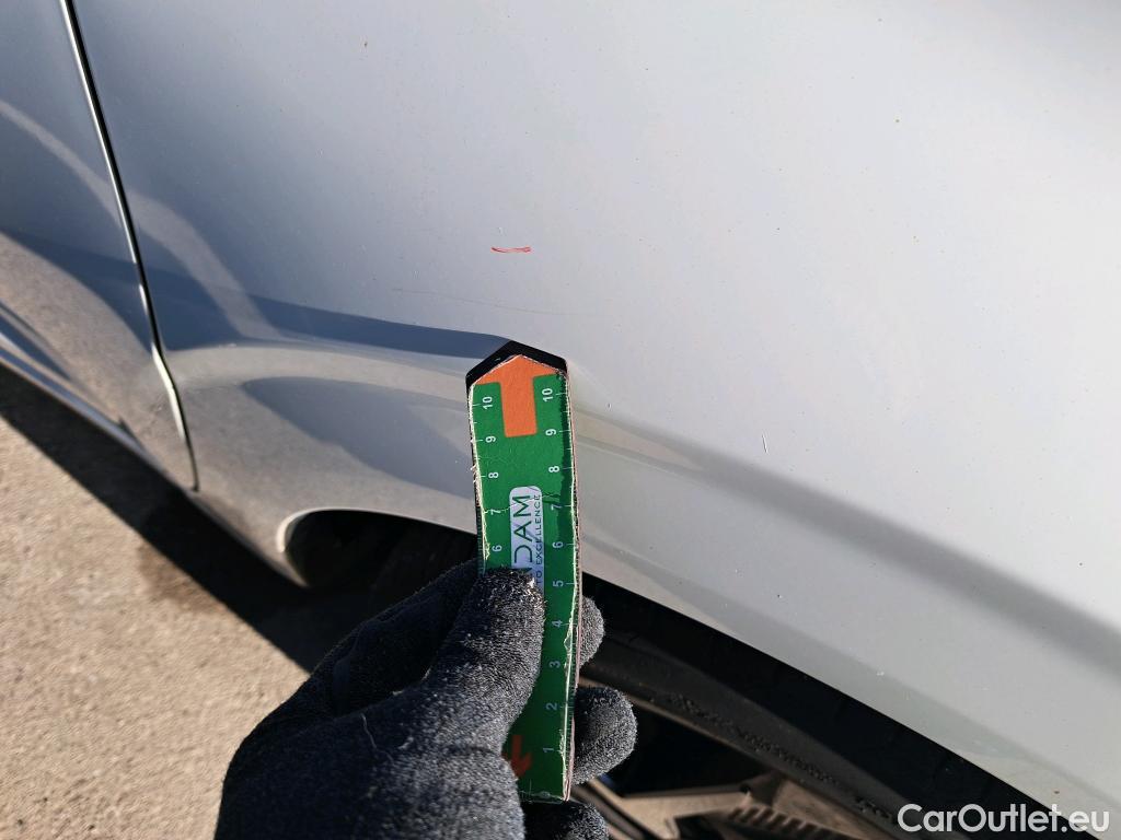  Hyundai  i10 HYUNDAI  / 2020 / 5P / berlina con portón 1.0 Tecno #28