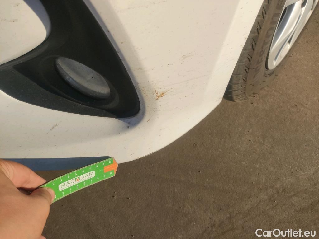  Toyota  Yaris TOYOTA  / 2020 / 5P / berlina con portón 1.5 120H Business Plus #19