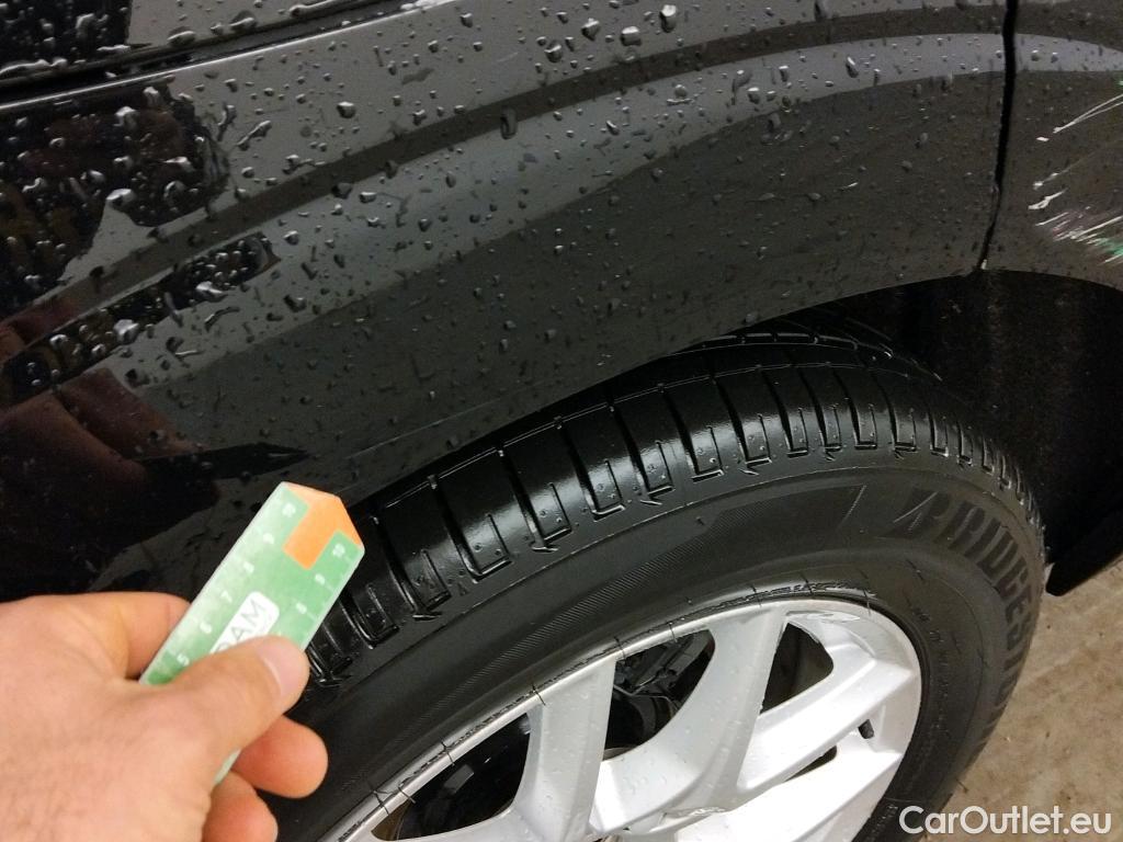  Volvo  XC60 VOLVO  / 2017 / 5P / todoterreno 2.0 D3 Momentum #4