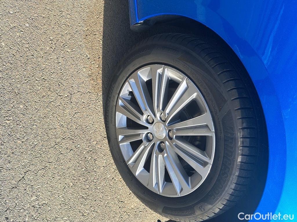  Peugeot  308 PEUGEOT  / 2017 / 5P / familiar SW Allure Pack BlueHDI 130 S&S EAT8 #20