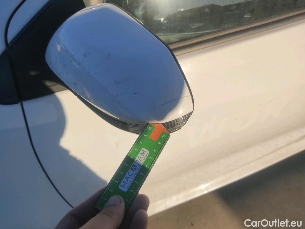  Toyota  Yaris TOYOTA  / 2020 / 5P / berlina con portón 1.5 120H Business Plus #17