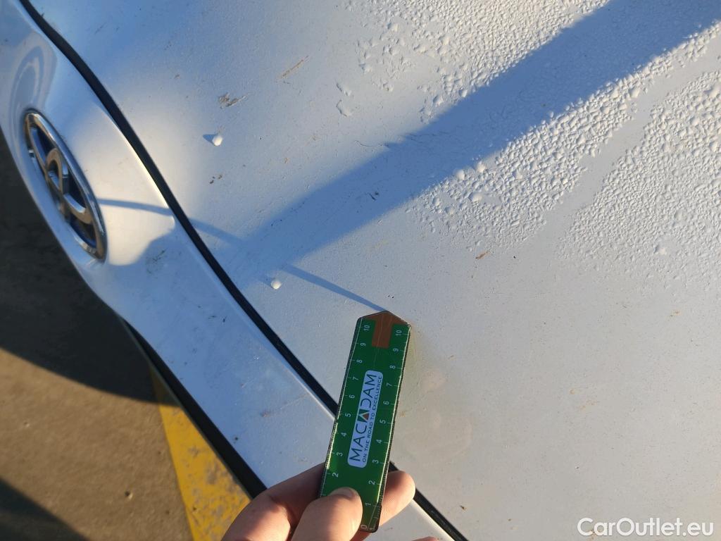  Toyota  Yaris TOYOTA  / 2020 / 5P / berlina con portón 1.5 120H Business Plus #21