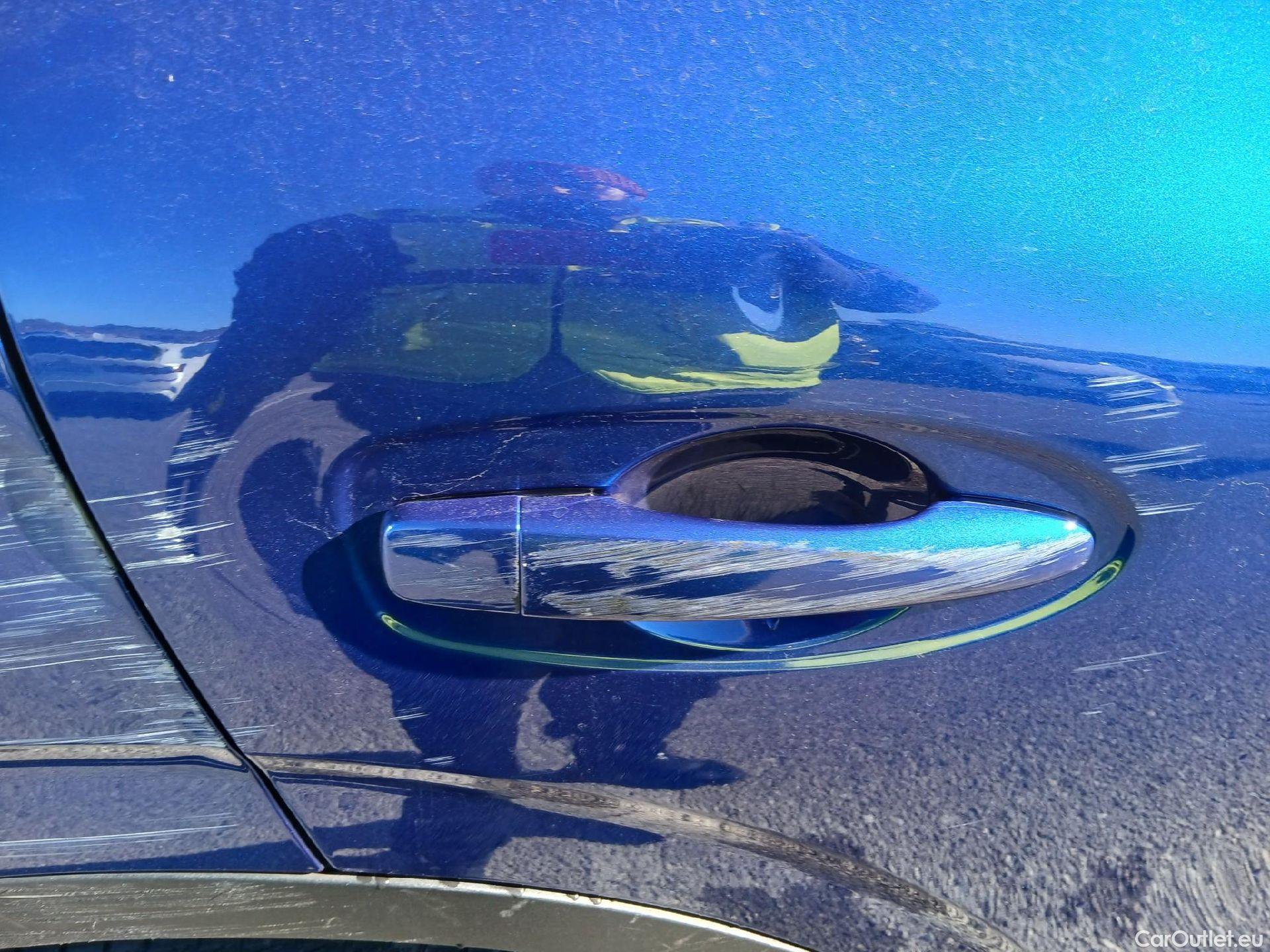  Renault  Kadjar RENAULT  / 2019 / 5P / crossover Intens Blue dCi 85kW (115CV) #26