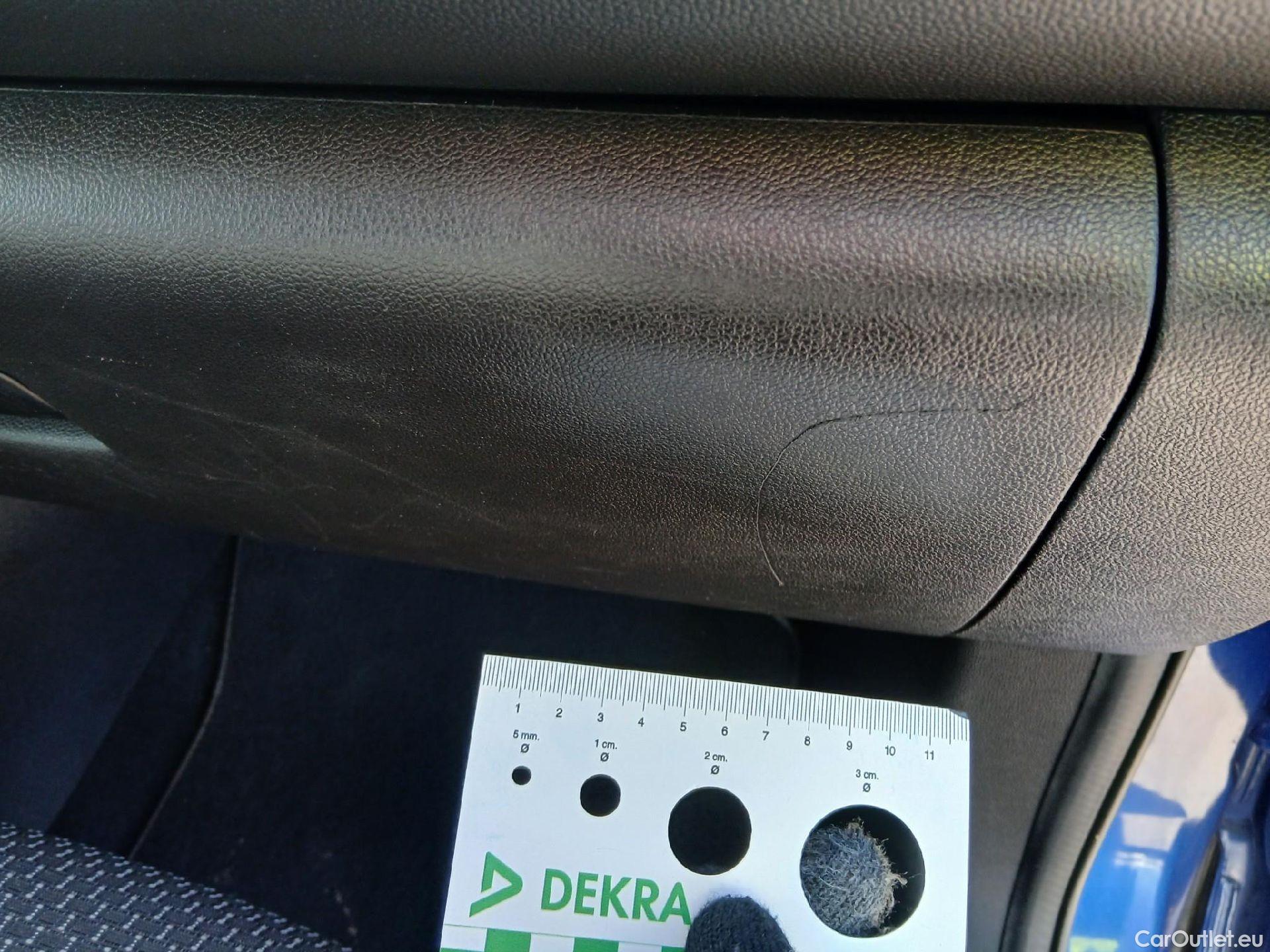  Renault  Kadjar RENAULT  / 2019 / 5P / crossover Intens Blue dCi 85kW (115CV) #31