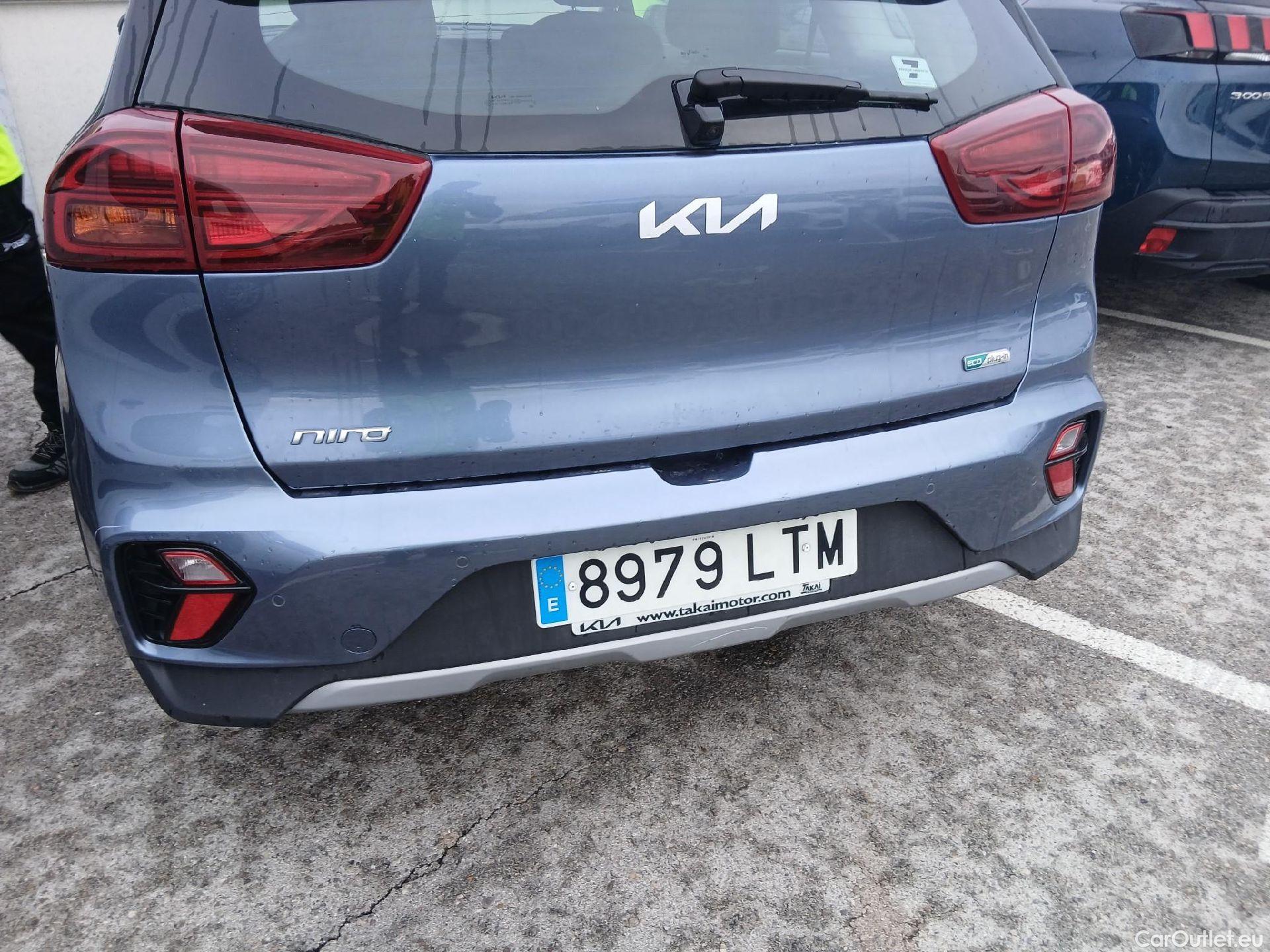  KIA  Niro KIA  / 2019 / 5P / crossover 1.6 GDi PHEV 104kW (141CV) Drive #23