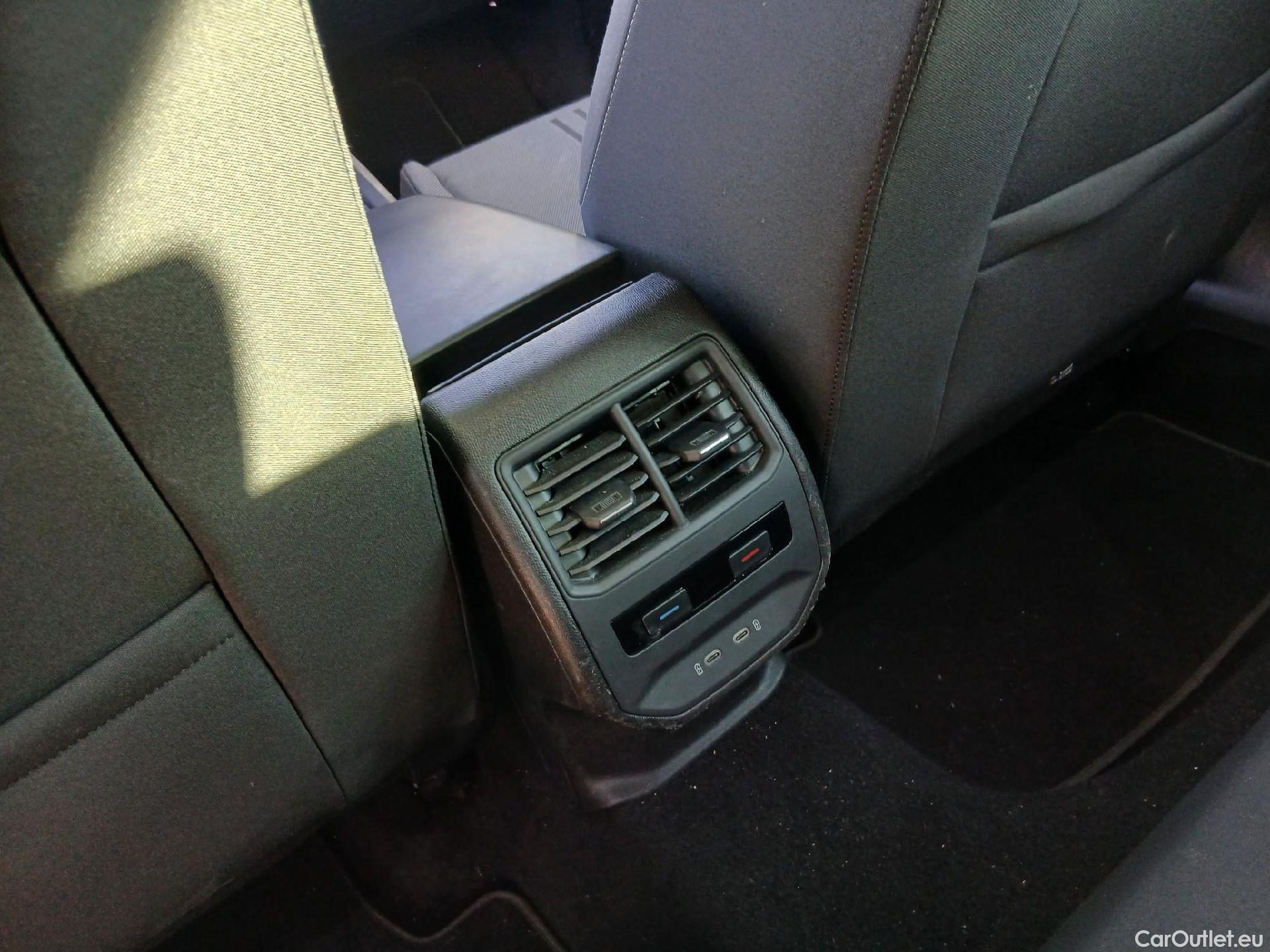  Seat  Leon SEAT Nuevo León / 2020 / 5P / familiar SP 1.5 TSI 96kW S&S Style Go(SP) #24