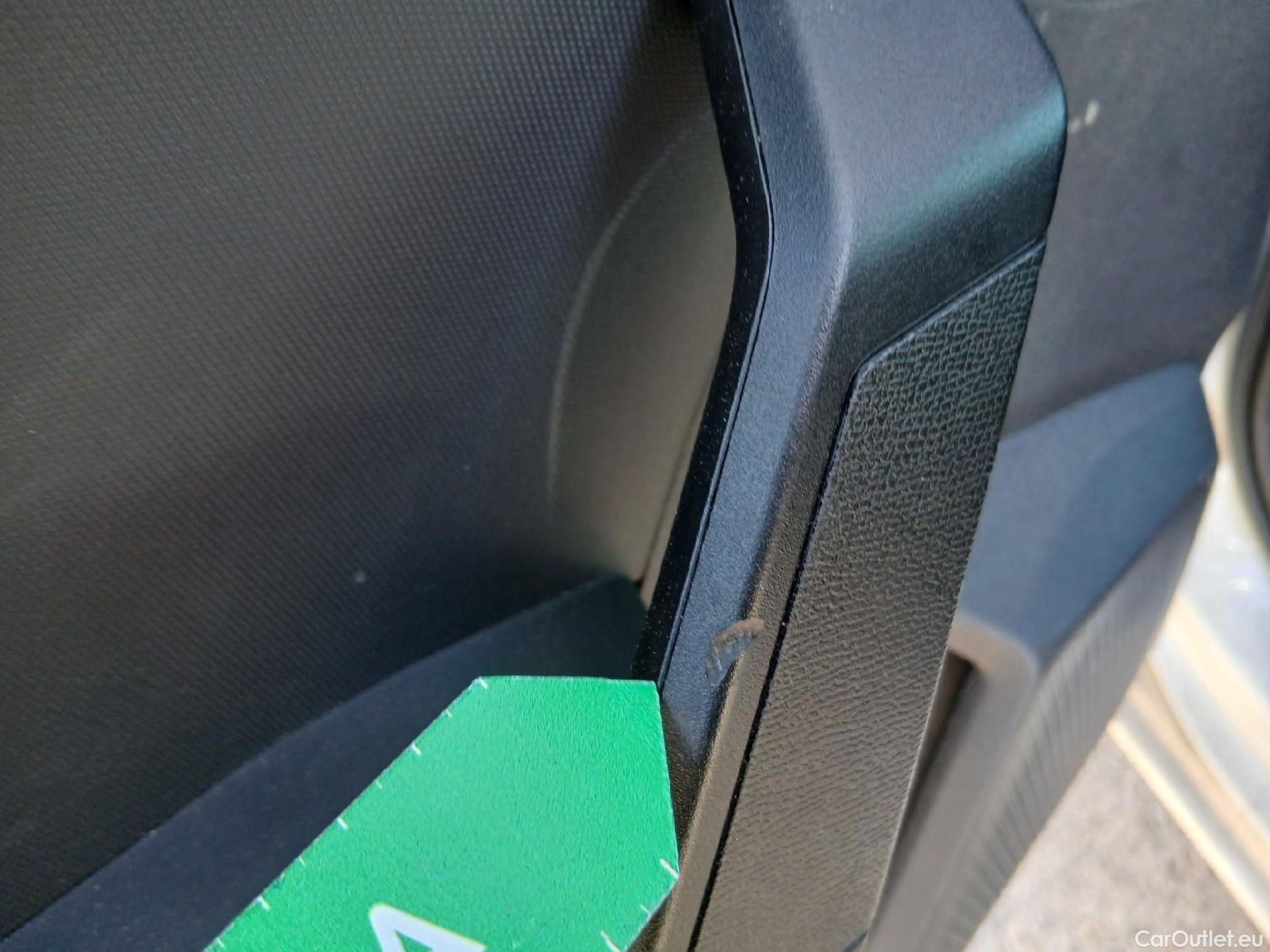  Seat  Leon SEAT Nuevo León / 2020 / 5P / familiar SP 1.5 TSI 96kW S&S Style Go(SP) #60