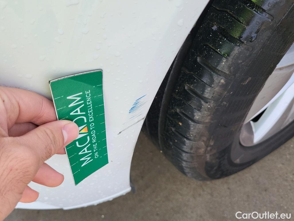  Volvo  XC60 VOLVO  / 2017 / 5P / todoterreno 2.0 B4 D AWD Momentum Pro Auto #4