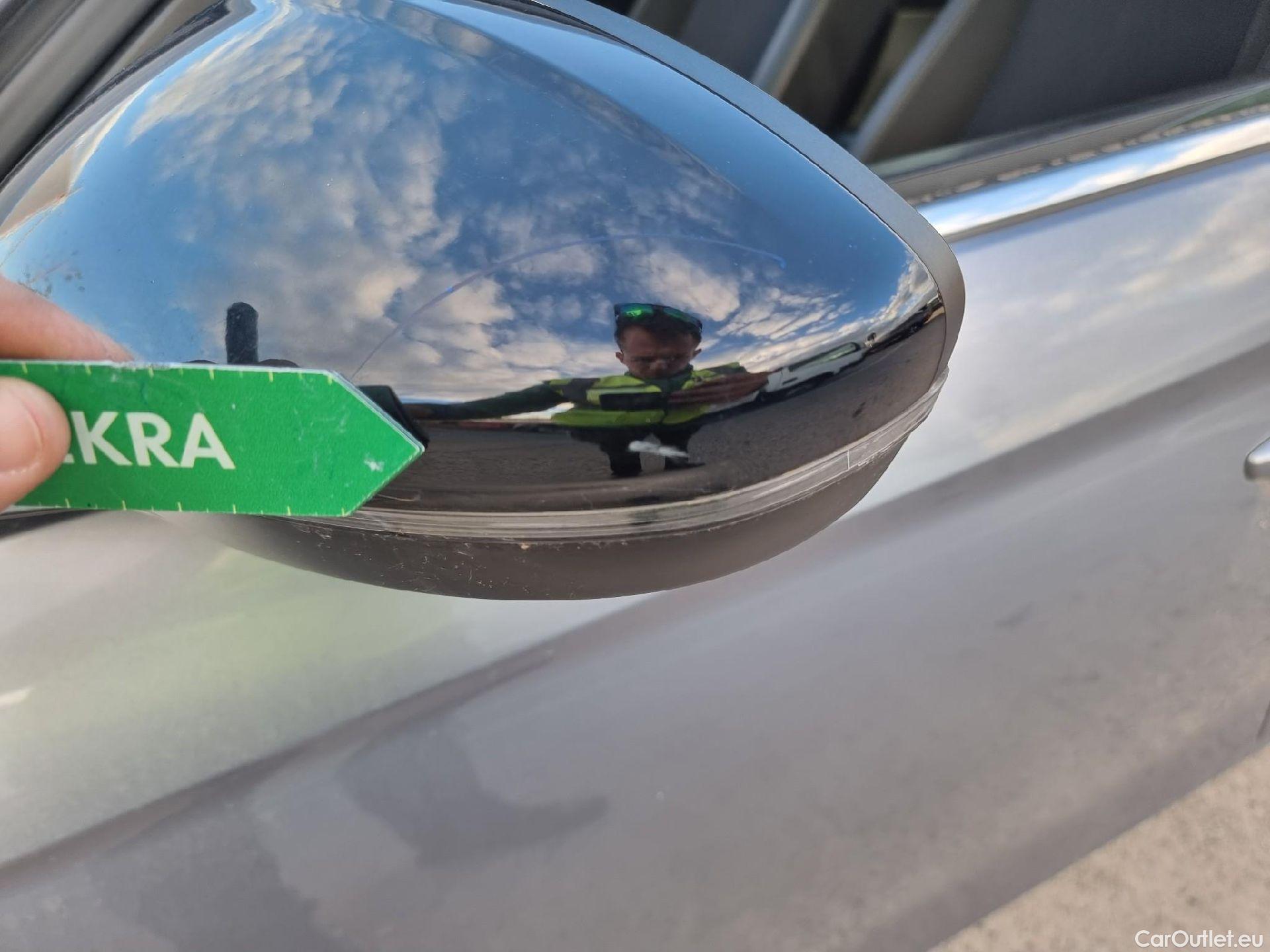  Opel  Corsa OPEL  / 2019 / 5P / berlina con portón 1.5D DT 74kW (100CV) Elegance (AC2) #17