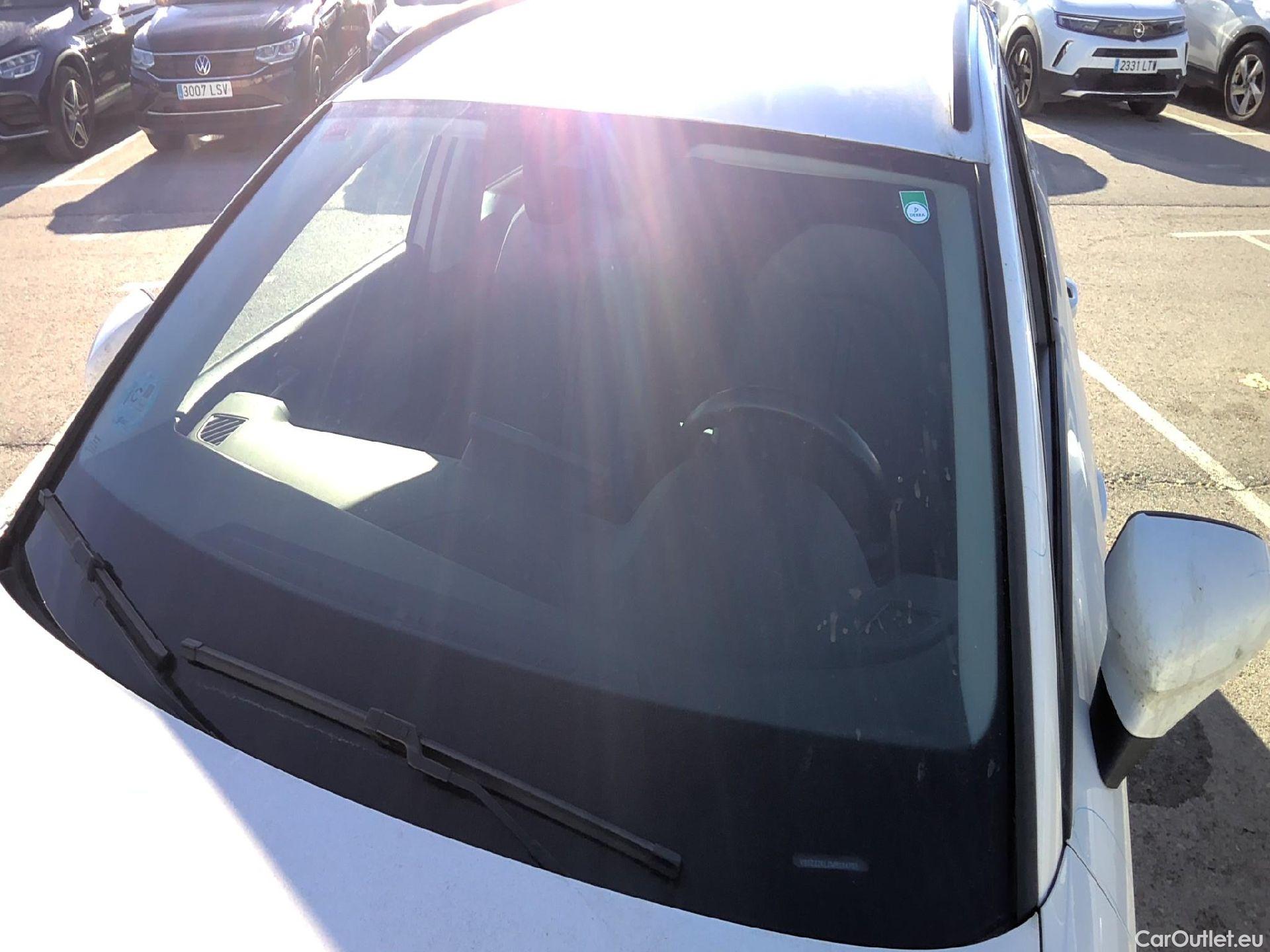  Seat  Leon SEAT Nuevo León / 2020 / 5P / familiar SP 1.5 TSI 96kW S&S Style Go(SP) #4