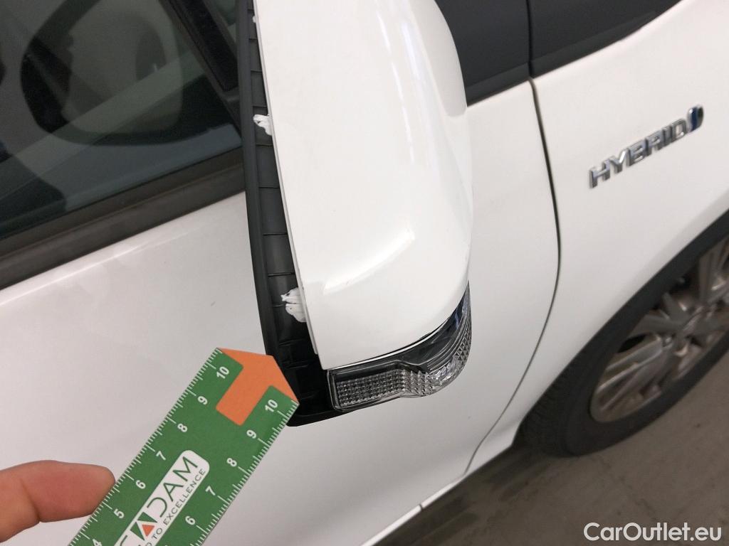  Toyota  Yaris TOYOTA  / 2017 / 5P / berlina con portón 1.5 100H Active #4