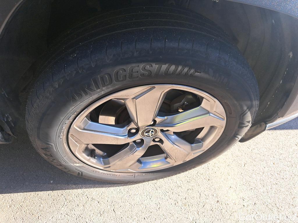  Toyota  RAV4 TOYOTA  / 2018 / 5P / todoterreno 2.5l 220H Advance #19