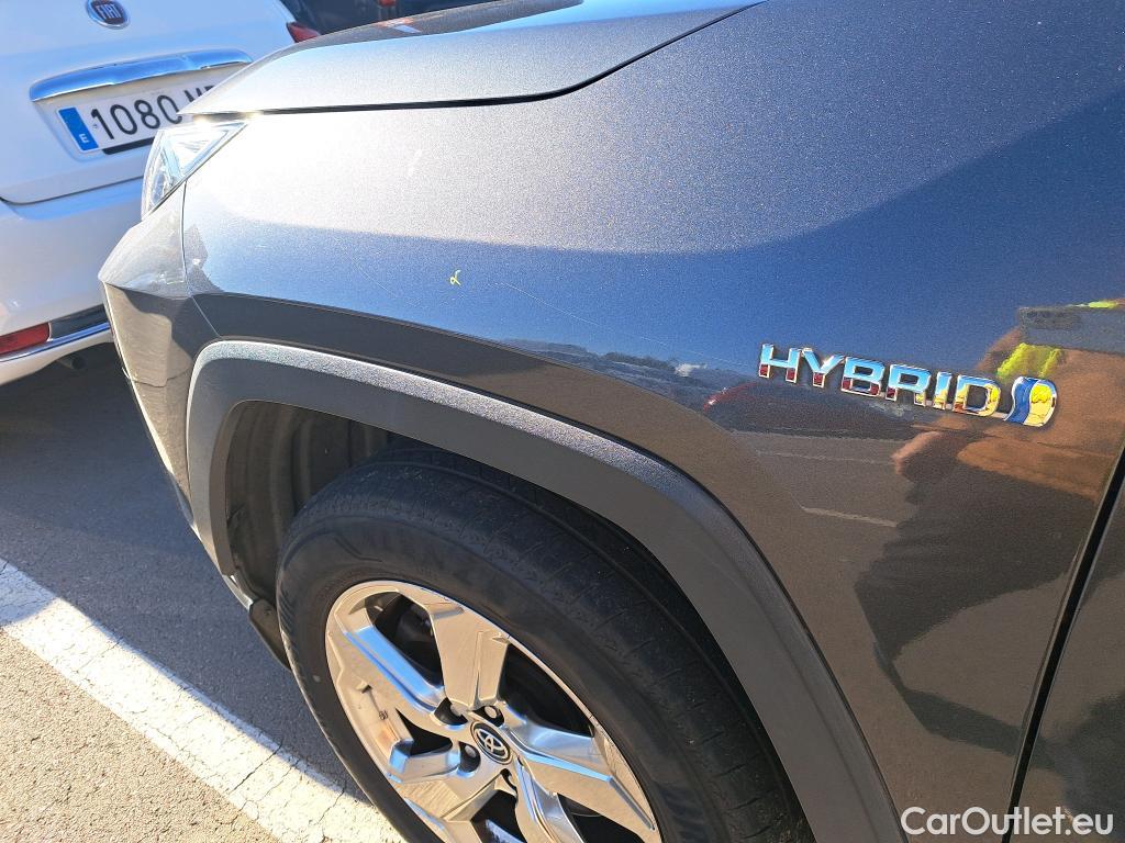  Toyota  RAV4 TOYOTA  / 2018 / 5P / todoterreno 2.5l 220H Advance #29