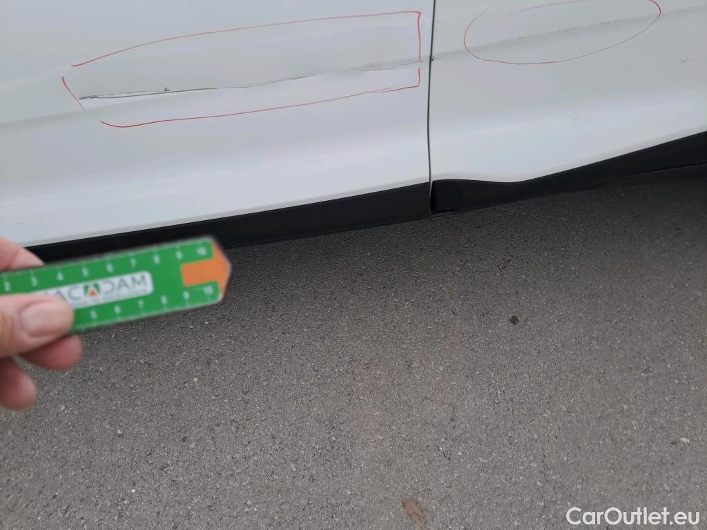  KIA  STONIC KIA  / 2017 / 5P / todoterreno 1.0 T-GDi 88kW (120CV) MHEV iMT Drive #13