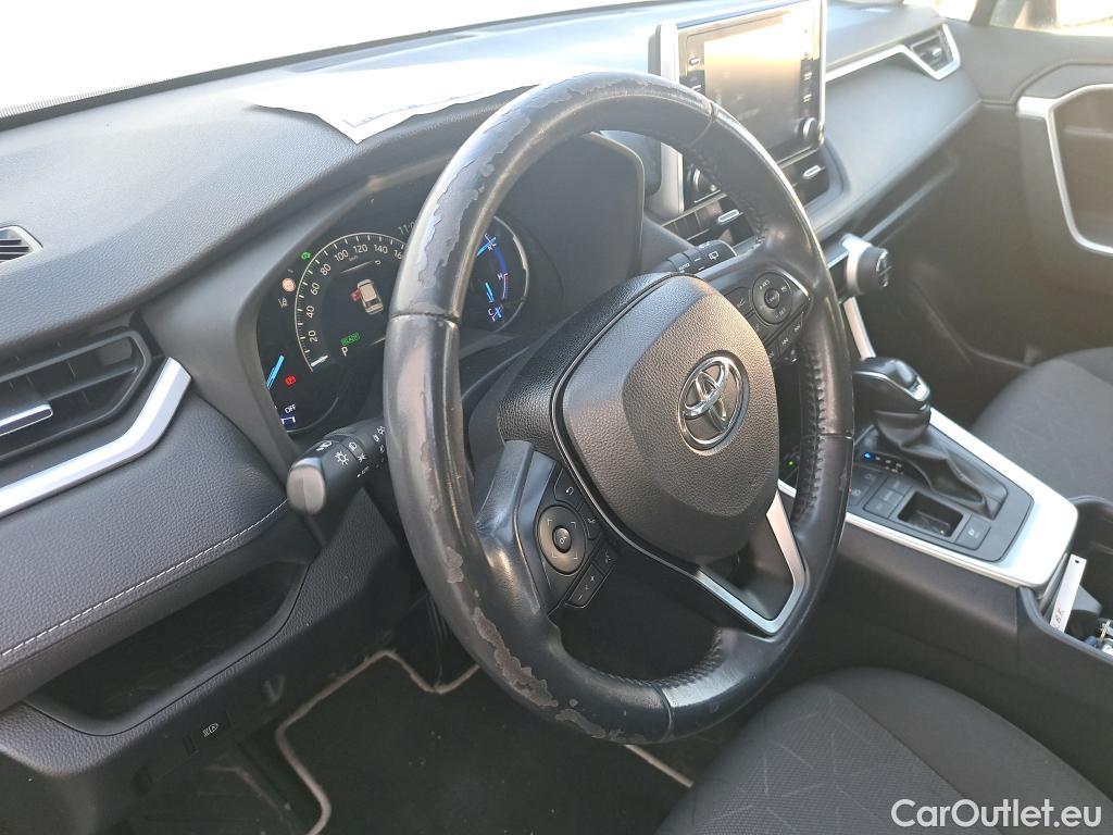  Toyota  RAV4 TOYOTA  / 2018 / 5P / todoterreno 2.5l 220H Advance #33