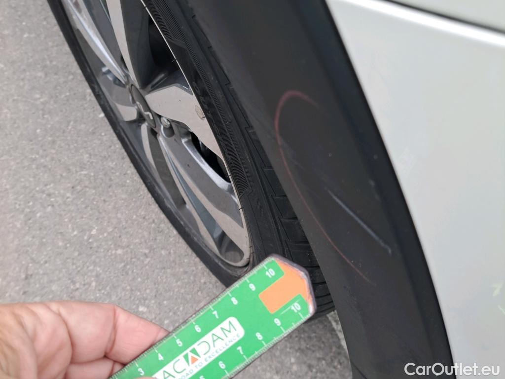  KIA  STONIC KIA  / 2017 / 5P / todoterreno 1.0 T-GDi 88kW (120CV) MHEV iMT Drive #30