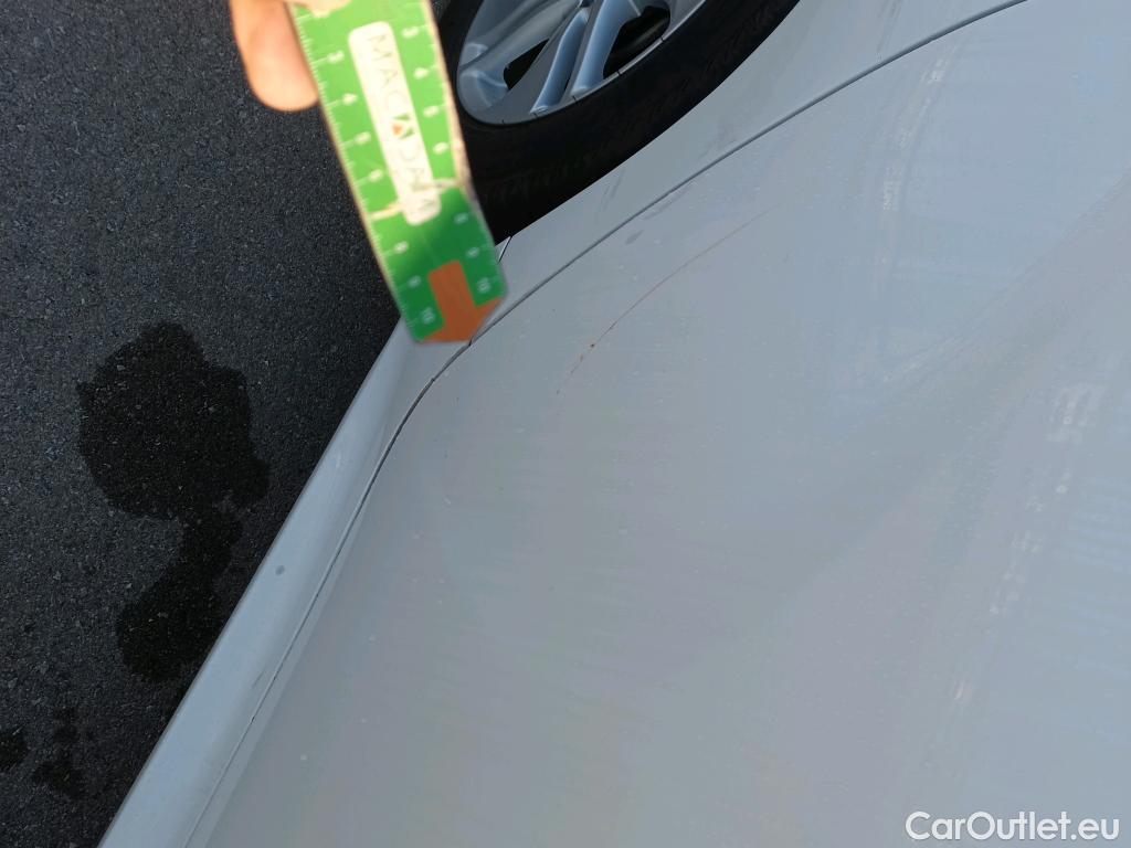  Toyota  Yaris TOYOTA  / 2020 / 5P / berlina con portón 1.5 120H Business Plus #11