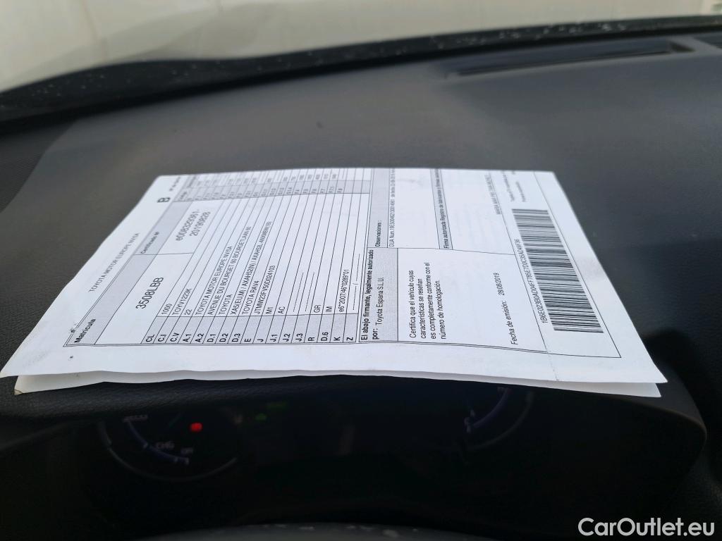  Toyota  RAV4 TOYOTA  / 2018 / 5P / todoterreno 2.5l 220H Advance #32