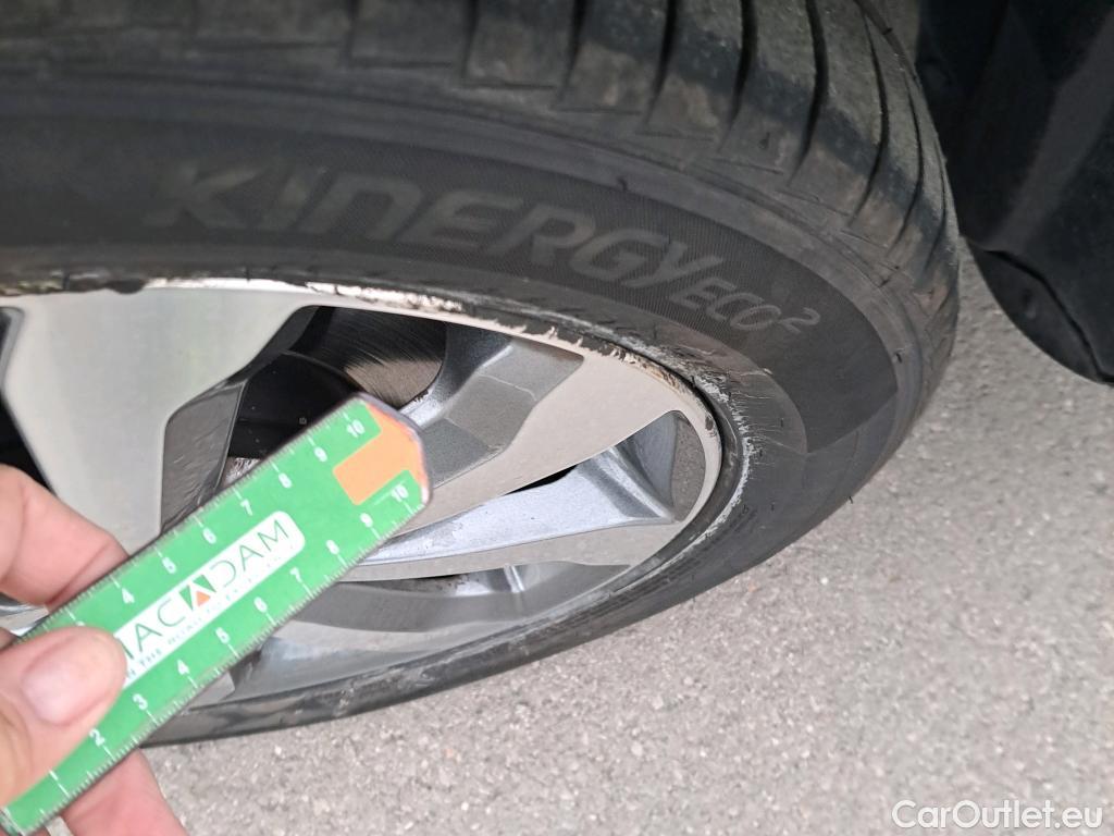  KIA  STONIC KIA  / 2017 / 5P / todoterreno 1.0 T-GDi 88kW (120CV) MHEV iMT Drive #6