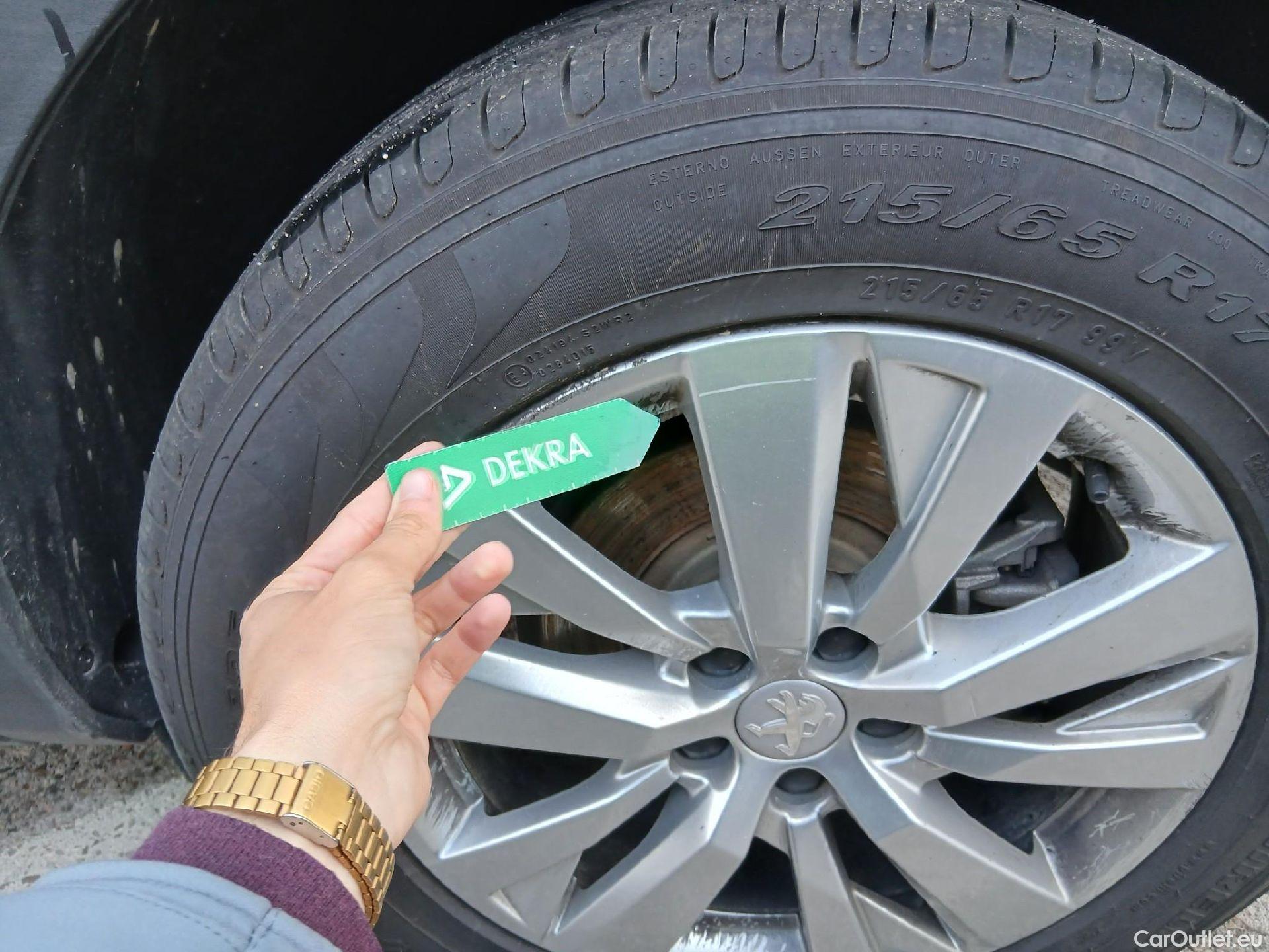  Peugeot  3008  Active Pack 1.2 PureTech 130CV MT6 E6d #11