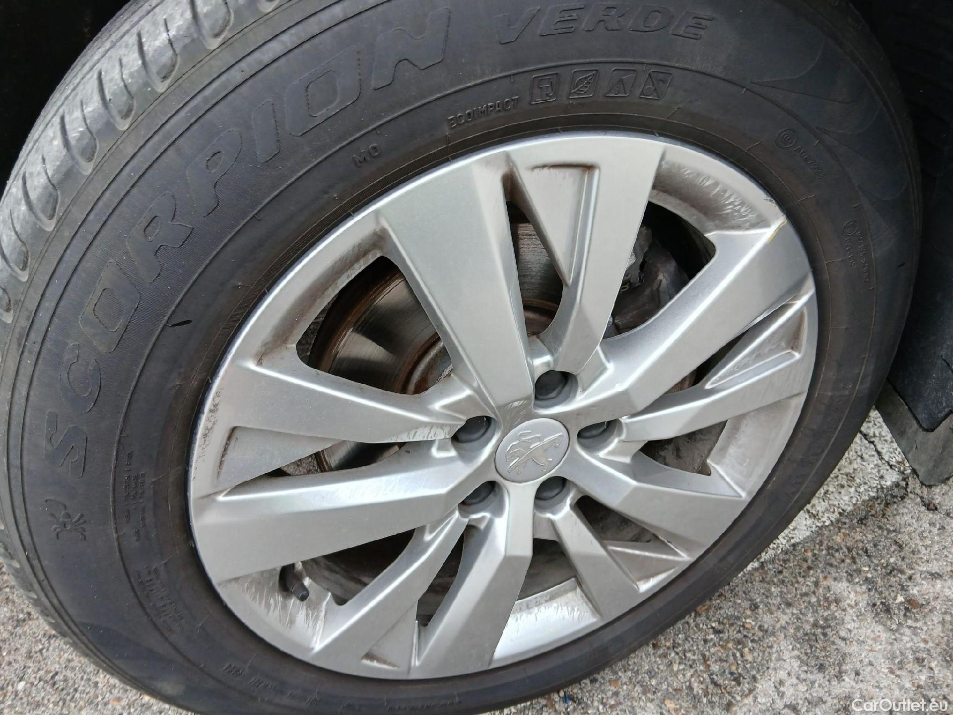  Peugeot  3008  Active Pack 1.2 PureTech 130CV MT6 E6d #36