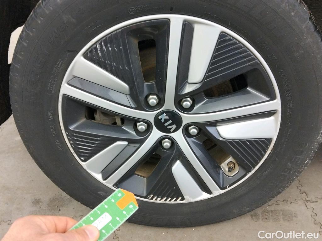  KIA  Niro  Drive 1.6 AT6 E6d #18