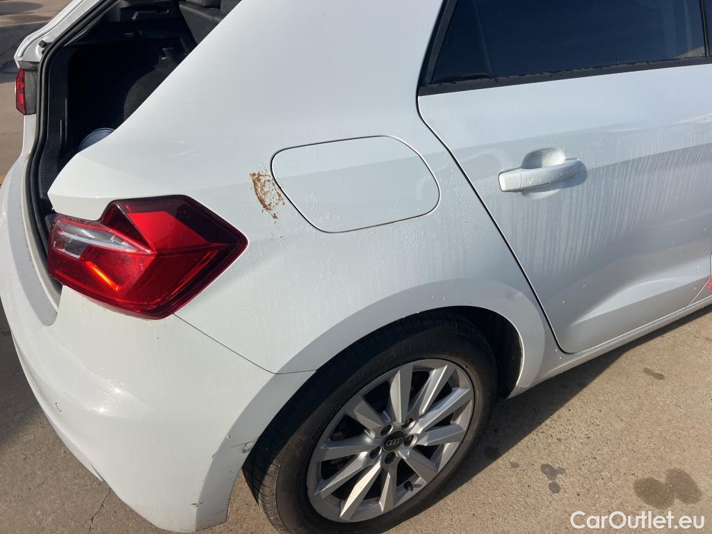  Audi  A1 Sportback AUDI A1 / 2018 / 5P / berlina con portón Sportback Advanced 30 TFSI 81kW (110CV) #3