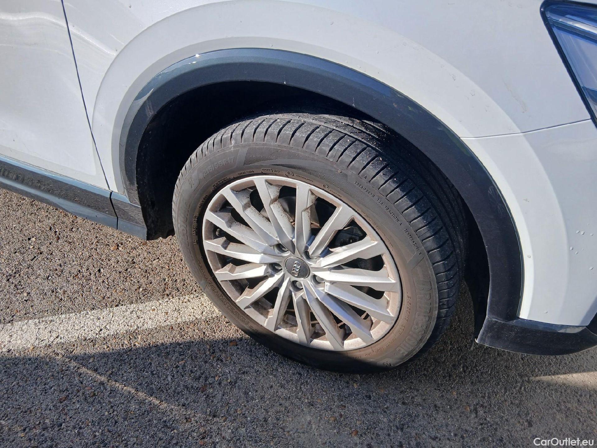  Audi  Q2 AUDI  / 2016 / 5P / todoterreno Design 30 TFSI 85kW (116CV) #32