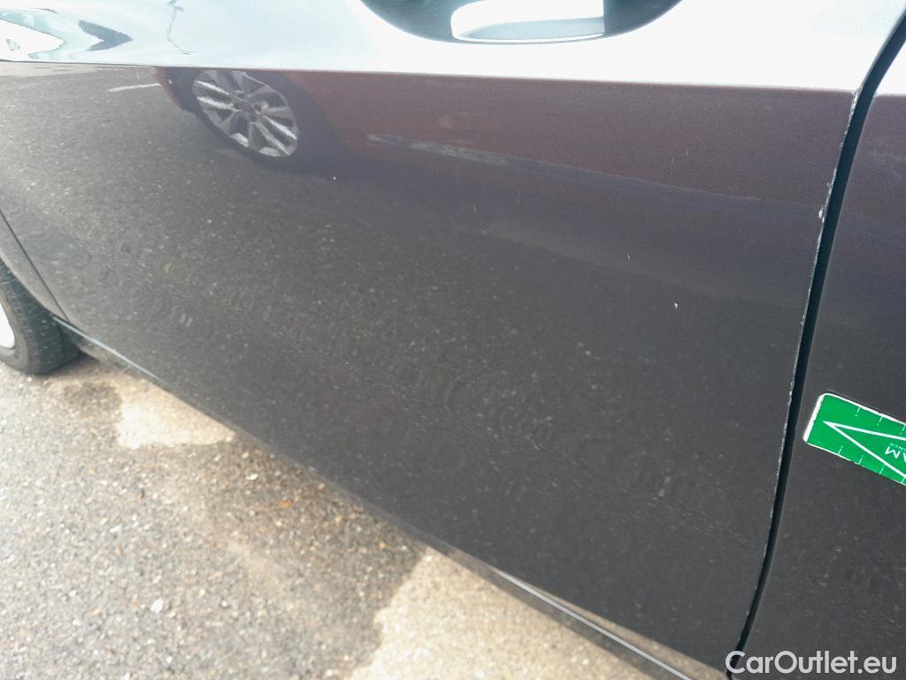  Bmw  Serie 1 BMW  / 2019 / 5P / berlina con portón 118i #8