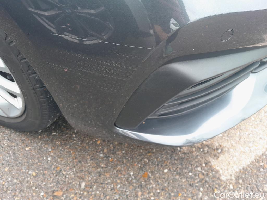  Bmw  Serie 1 BMW  / 2019 / 5P / berlina con portón 118i #15