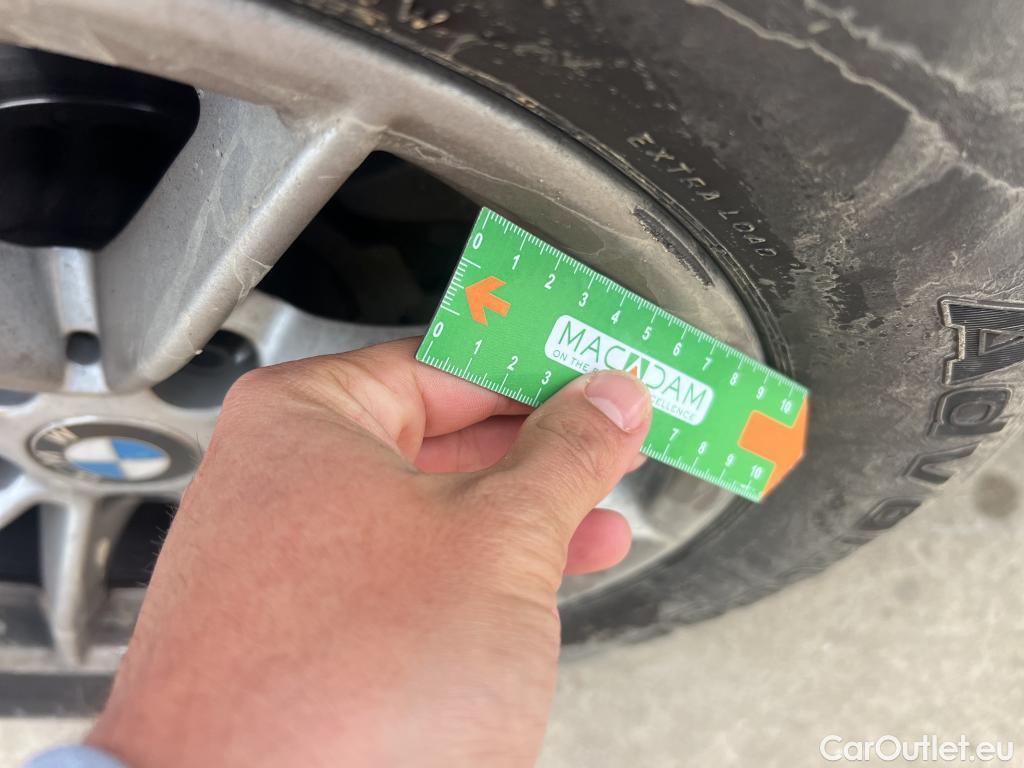  Bmw  Serie 3 BMW  / 2018 / 4P / sedán 320d Auto. #8