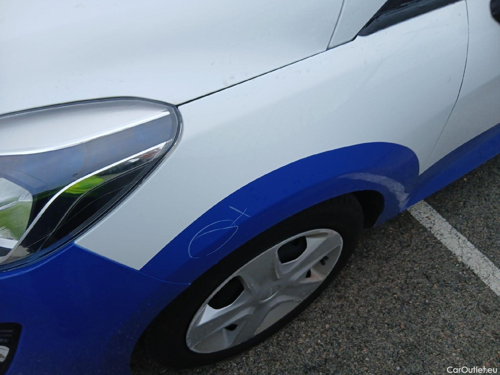  Ford  Fiesta FORD  / 2017 / 5P / berlina con portón 1.1 Ti-VCT 63kW Trend+ 5p #9