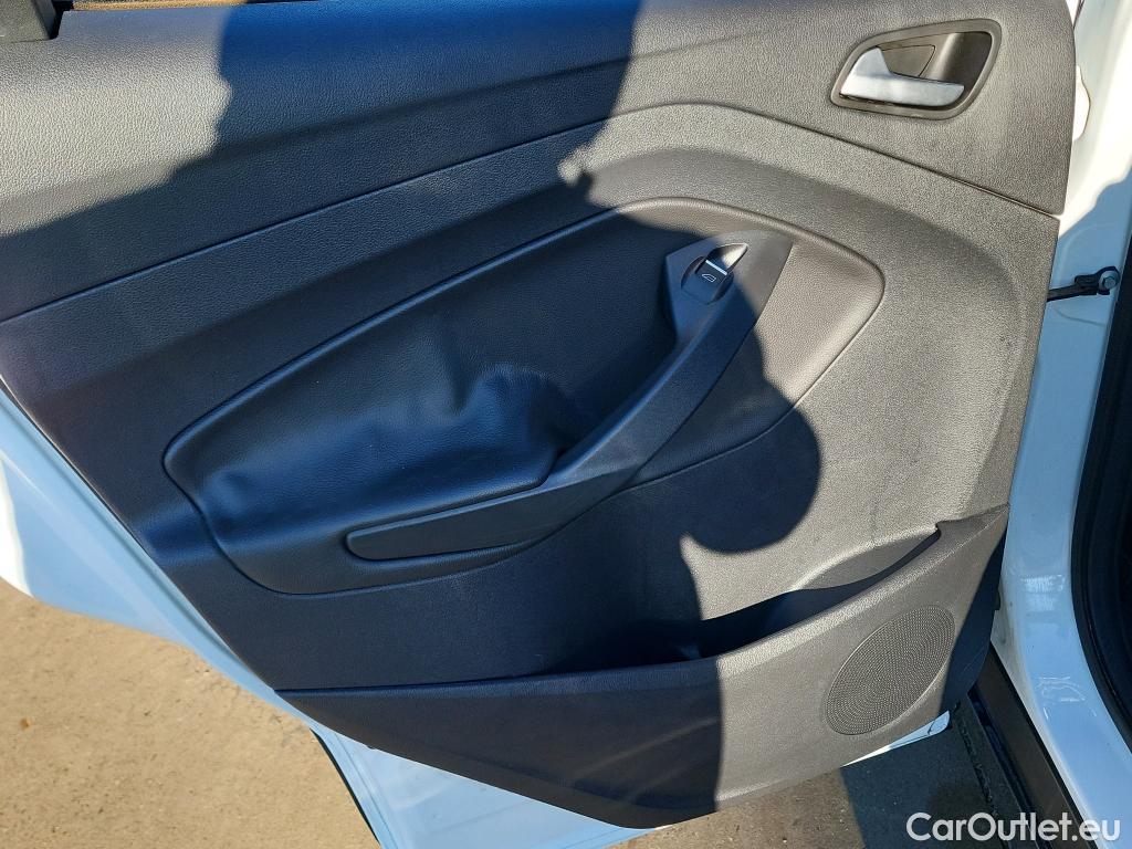  Ford  Kuga FORD  / 2016 / 5P / todoterreno 1.5 EcoBoost 88kW 4x2 Trend+ (CX) #20