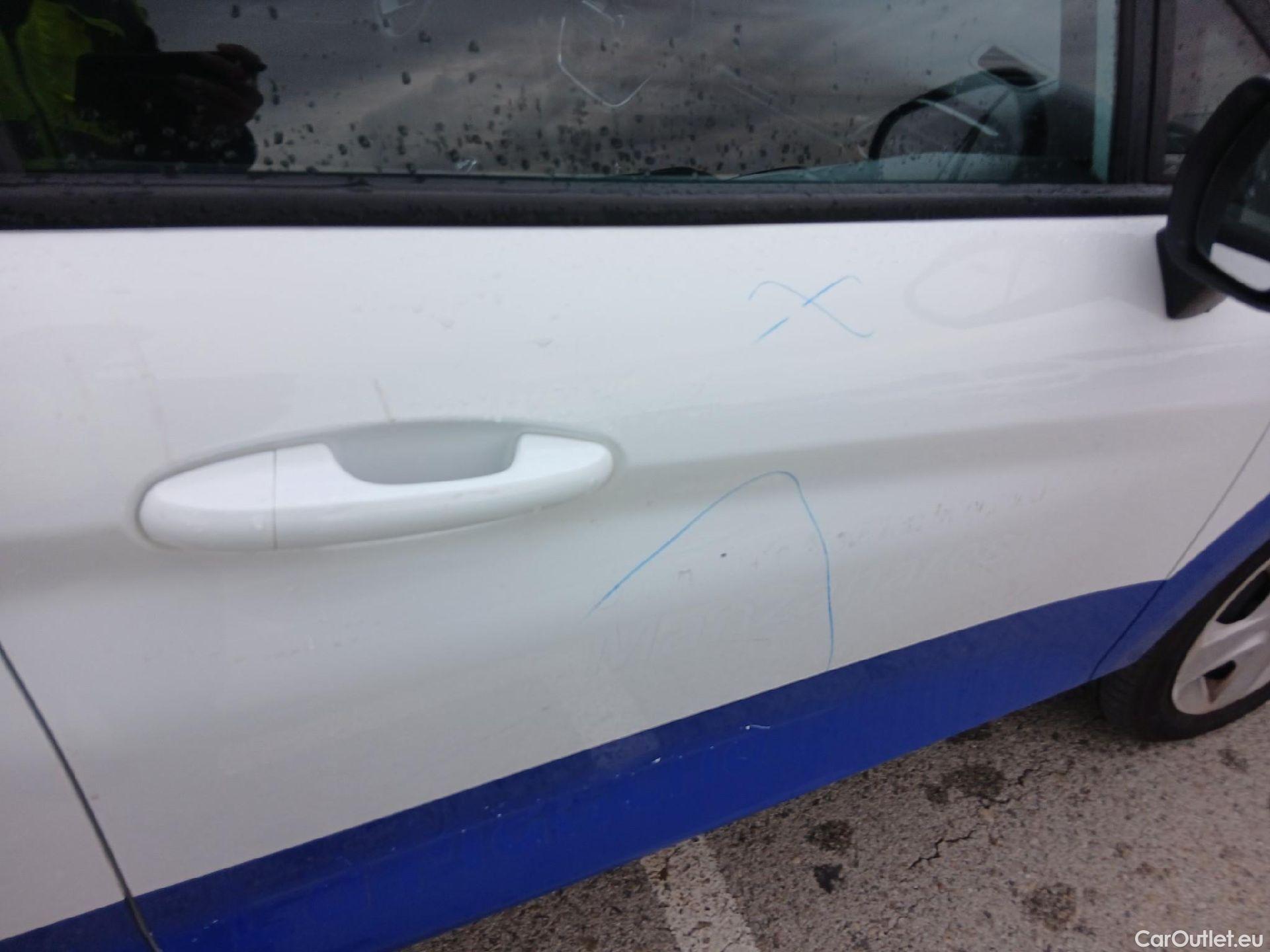  Ford  Fiesta FORD  / 2017 / 5P / berlina con portón 1.1 Ti-VCT 63kW Trend+ 5p #28