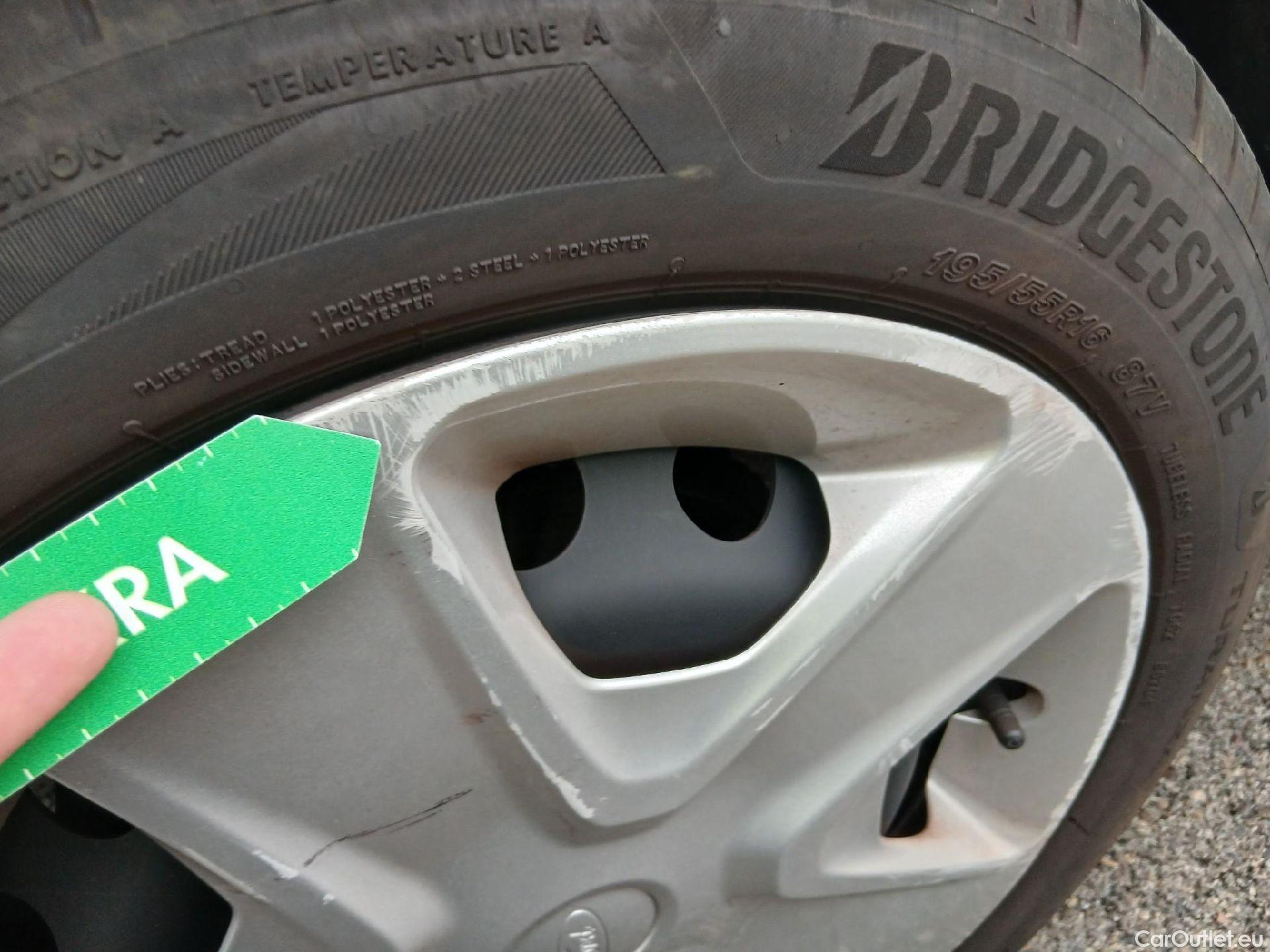  Ford  Fiesta FORD  / 2017 / 5P / berlina con portón 1.1 Ti-VCT 63kW Trend+ 5p #1