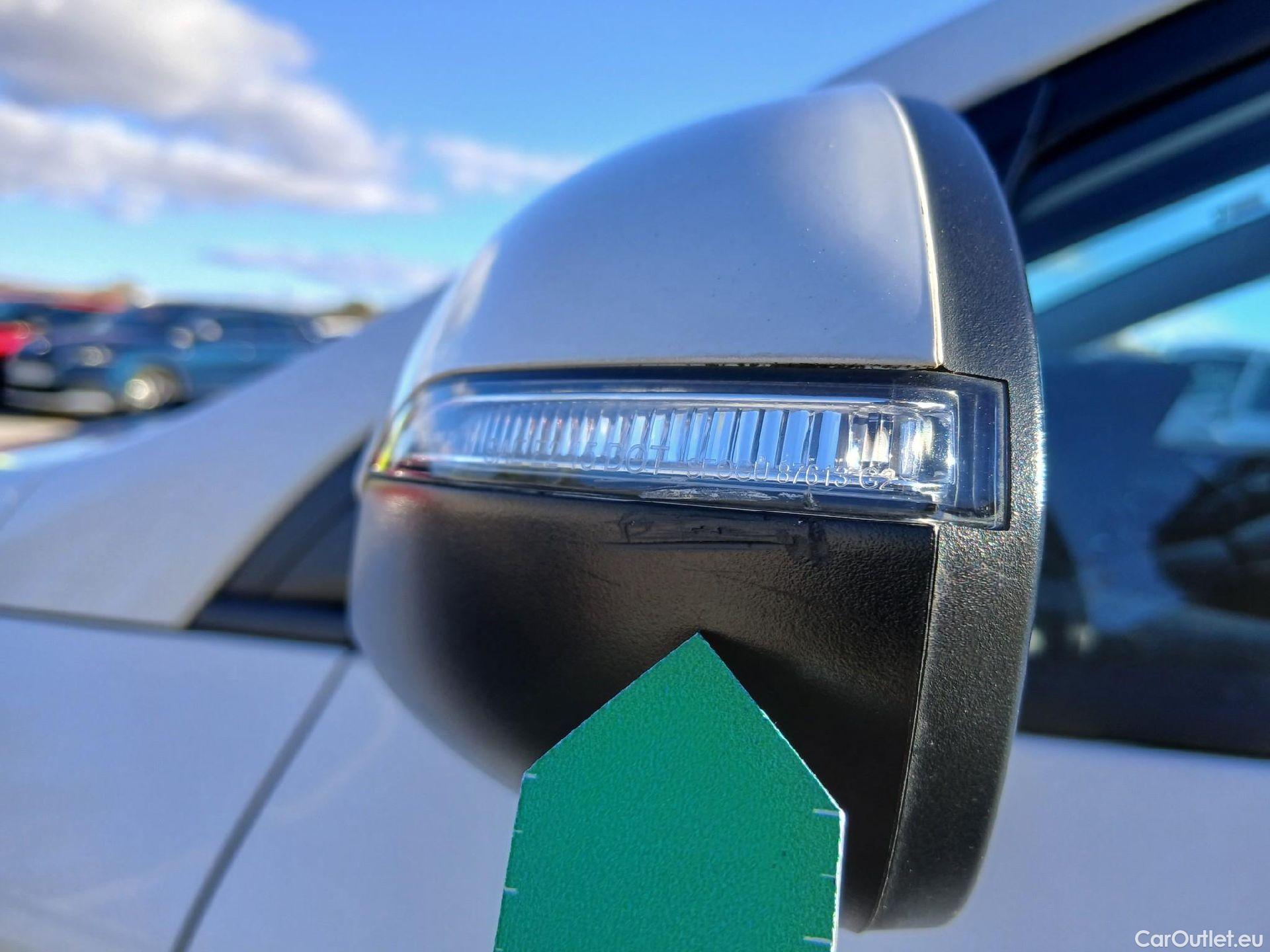  Hyundai   Ioniq HYUNDAI / 2019 / 5P / berlina con portón 1.6 GDI HEV Klass DCT #8