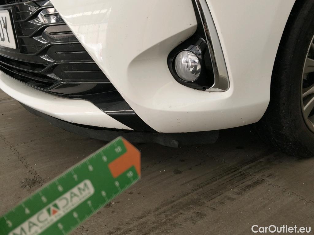  Toyota  Yaris TOYOTA  / 2017 / 5P / berlina con portón 1.5 100H Active #22