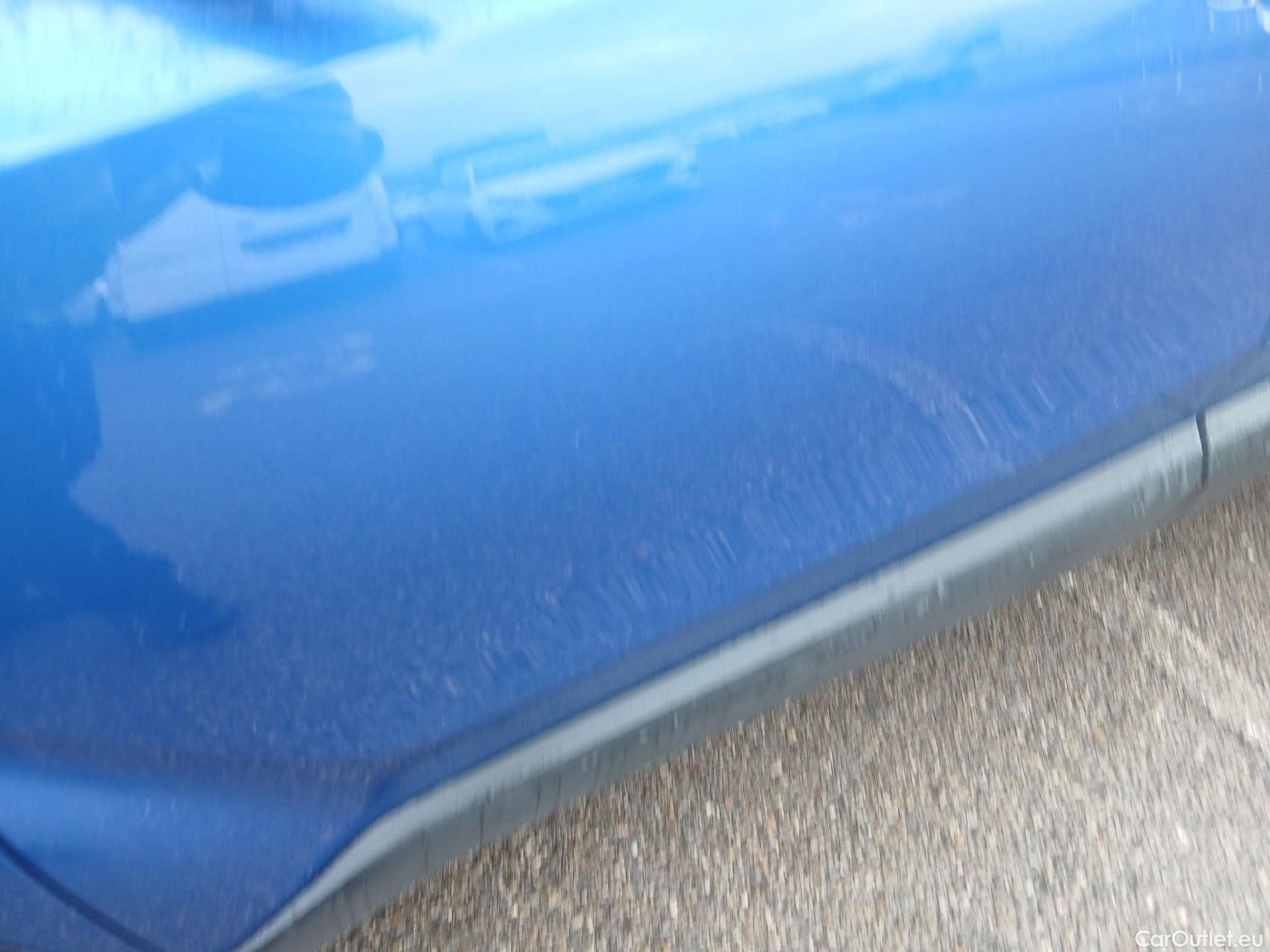  Toyota  C-HR TOYOTA  / 2019 / 5P / todoterreno 1.8 125H Advance #1