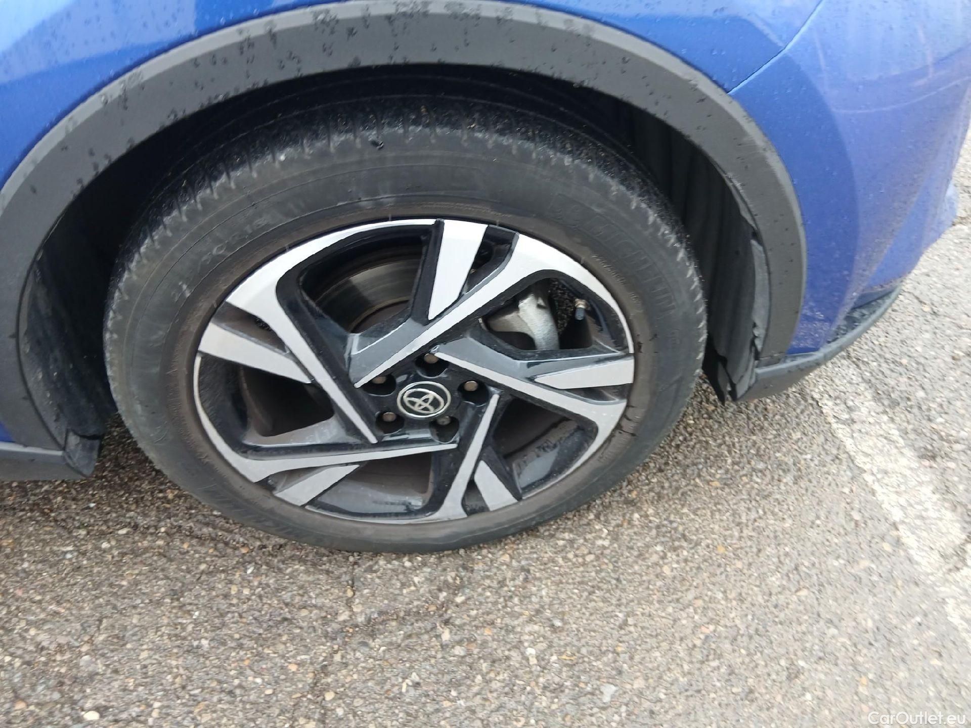  Toyota  C-HR TOYOTA  / 2019 / 5P / todoterreno 1.8 125H Advance #10