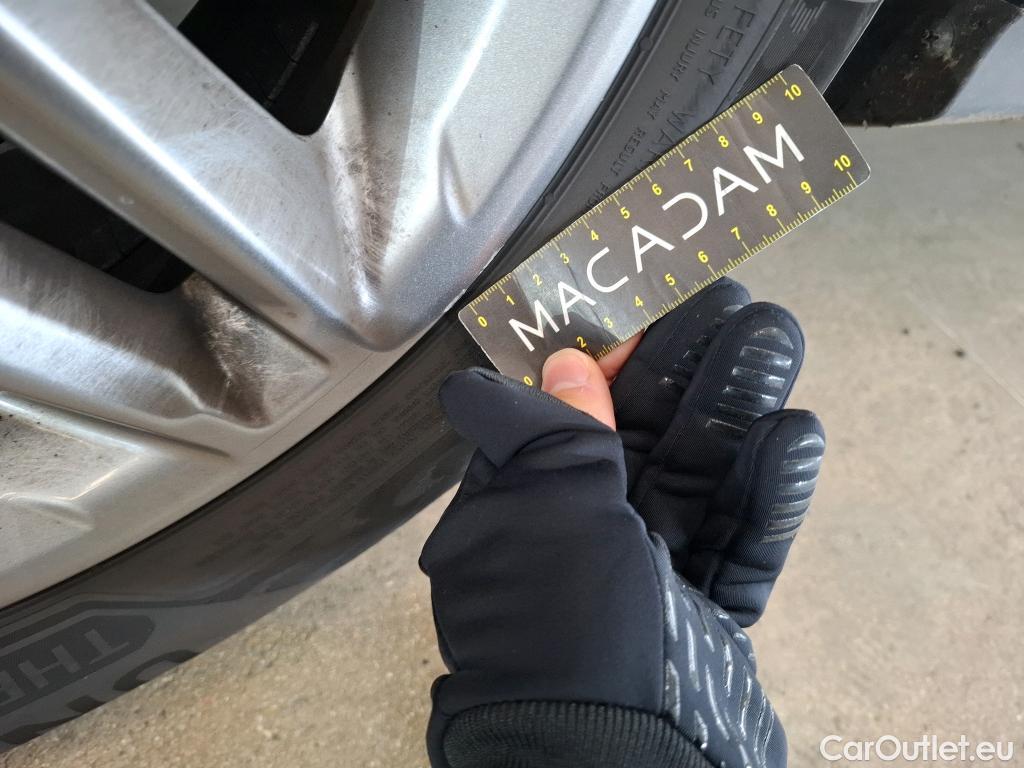  Hyundai  Konna HYUNDAI Kona / 2020 / 5P / SUV 1.0 T-GDI 120 HYBRID 48V BUSINESS #68