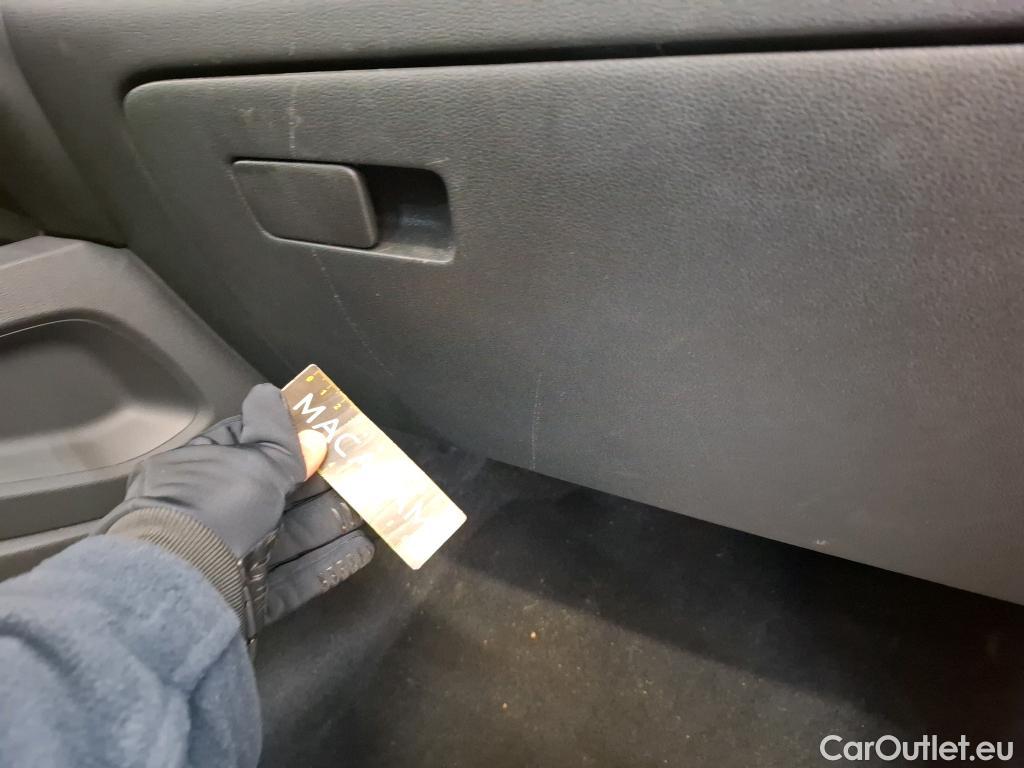  Hyundai  Konna HYUNDAI Kona / 2020 / 5P / SUV 1.0 T-GDI 120 HYBRID 48V BUSINESS #28