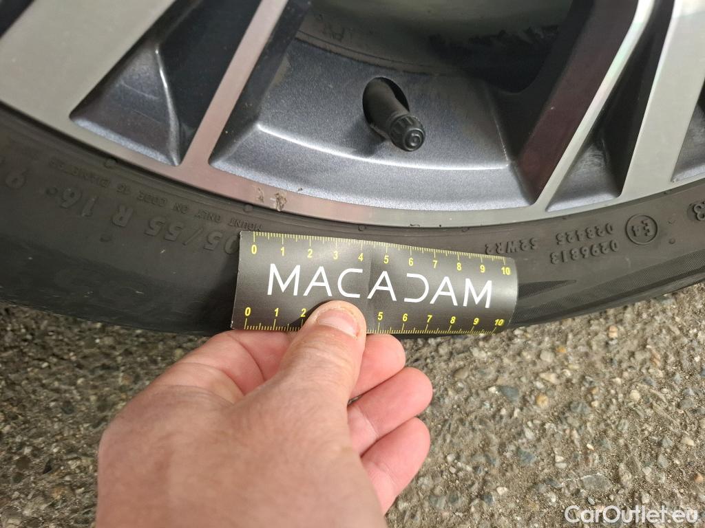  Renault  Megane RENAULT Mégane Berline / 2020 / 5P / Berline evolution TCe 140 #16