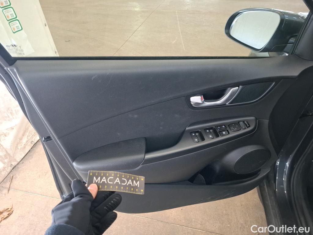  Hyundai  Konna HYUNDAI Kona / 2020 / 5P / SUV 1.0 T-GDI 120 HYBRID 48V BUSINESS #24