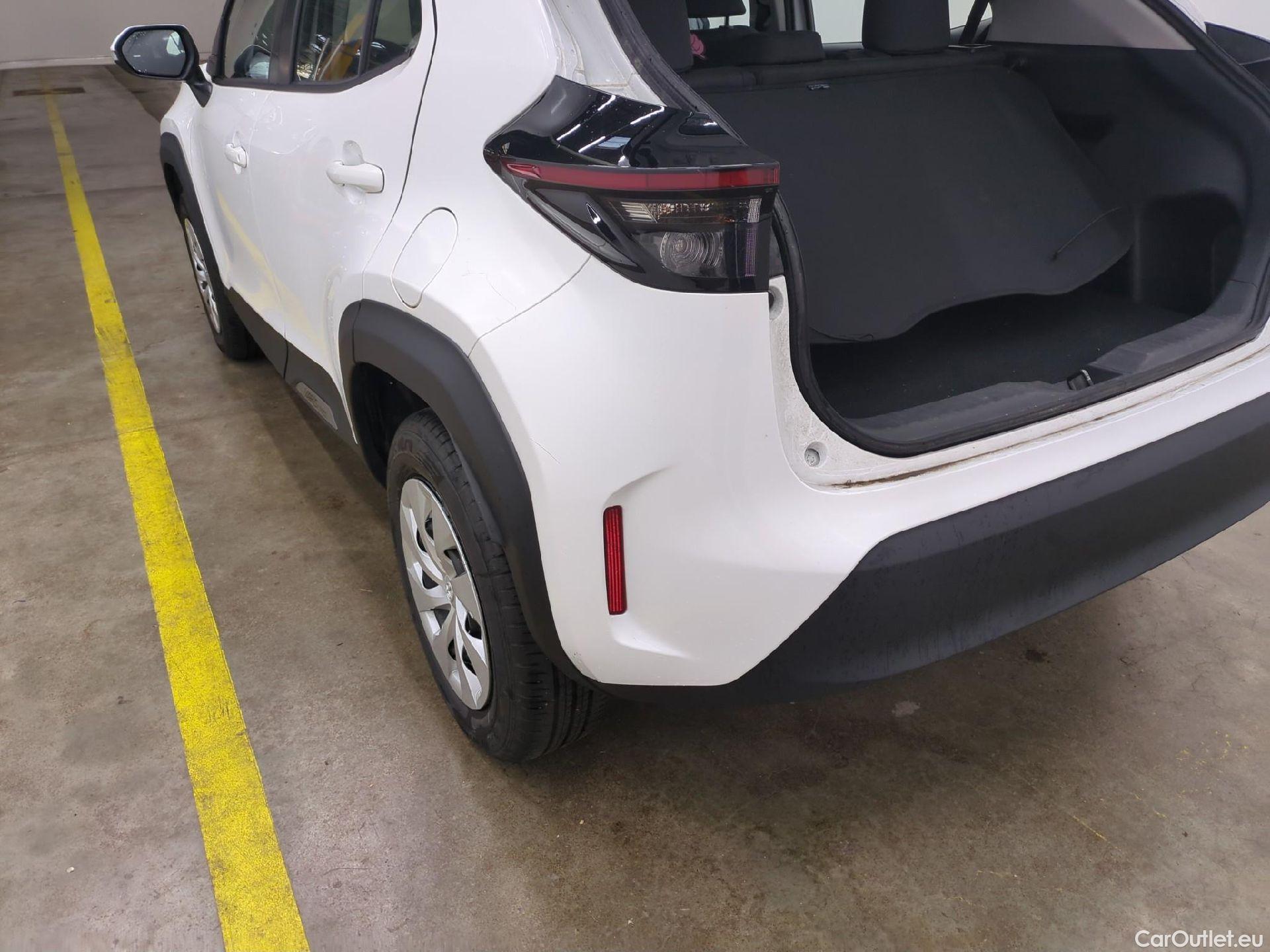  Toyota  Yaris Cross TOYOTA  Hybride / 2021 / 5P / SUV 1.5 HYBRID 116H DYNAMIC AUTO #8