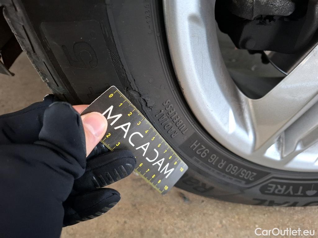  Hyundai  Konna HYUNDAI Kona / 2020 / 5P / SUV 1.0 T-GDI 120 HYBRID 48V BUSINESS #14