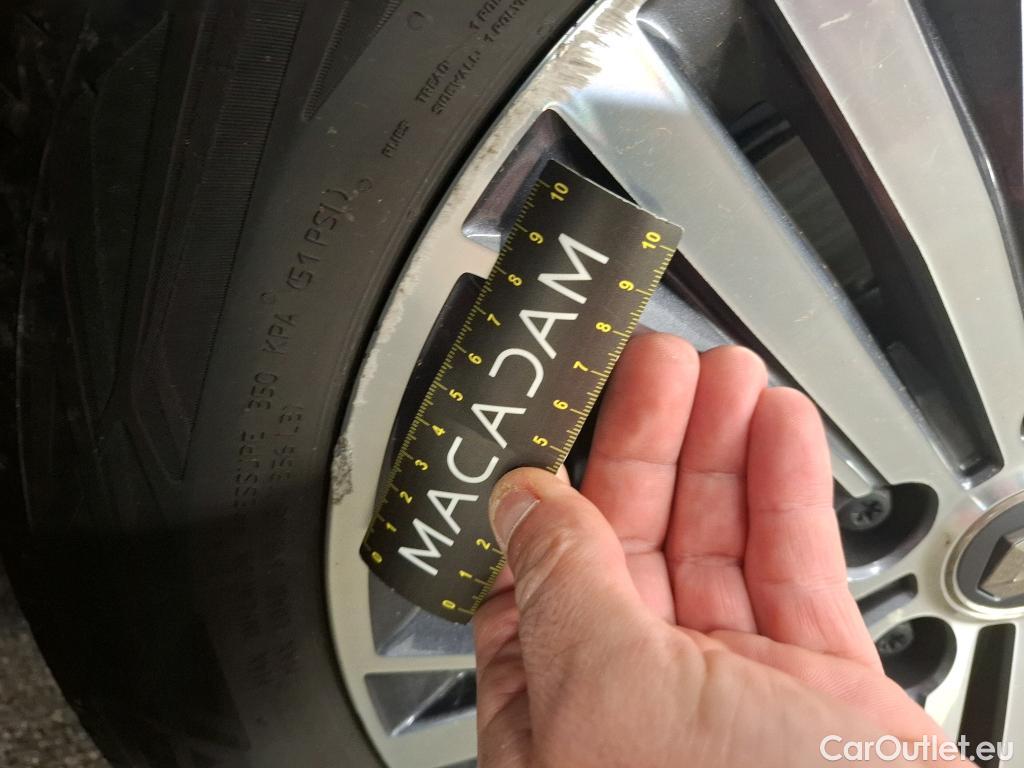  Renault  Megane RENAULT Mégane Berline / 2020 / 5P / Berline evolution TCe 140 #14